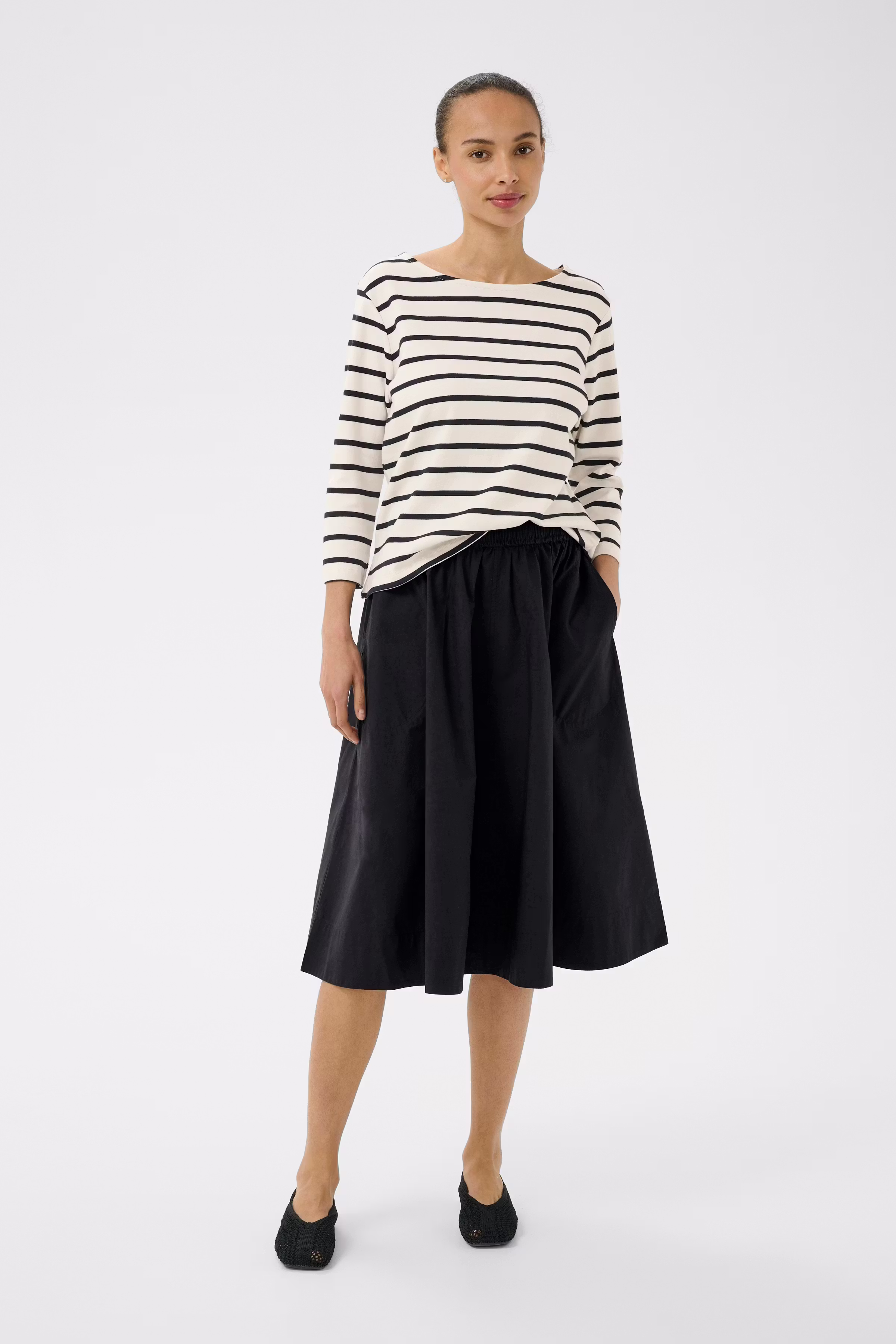 NelaPW T-shirt LOOKBOOK FRONT 30309864-303998