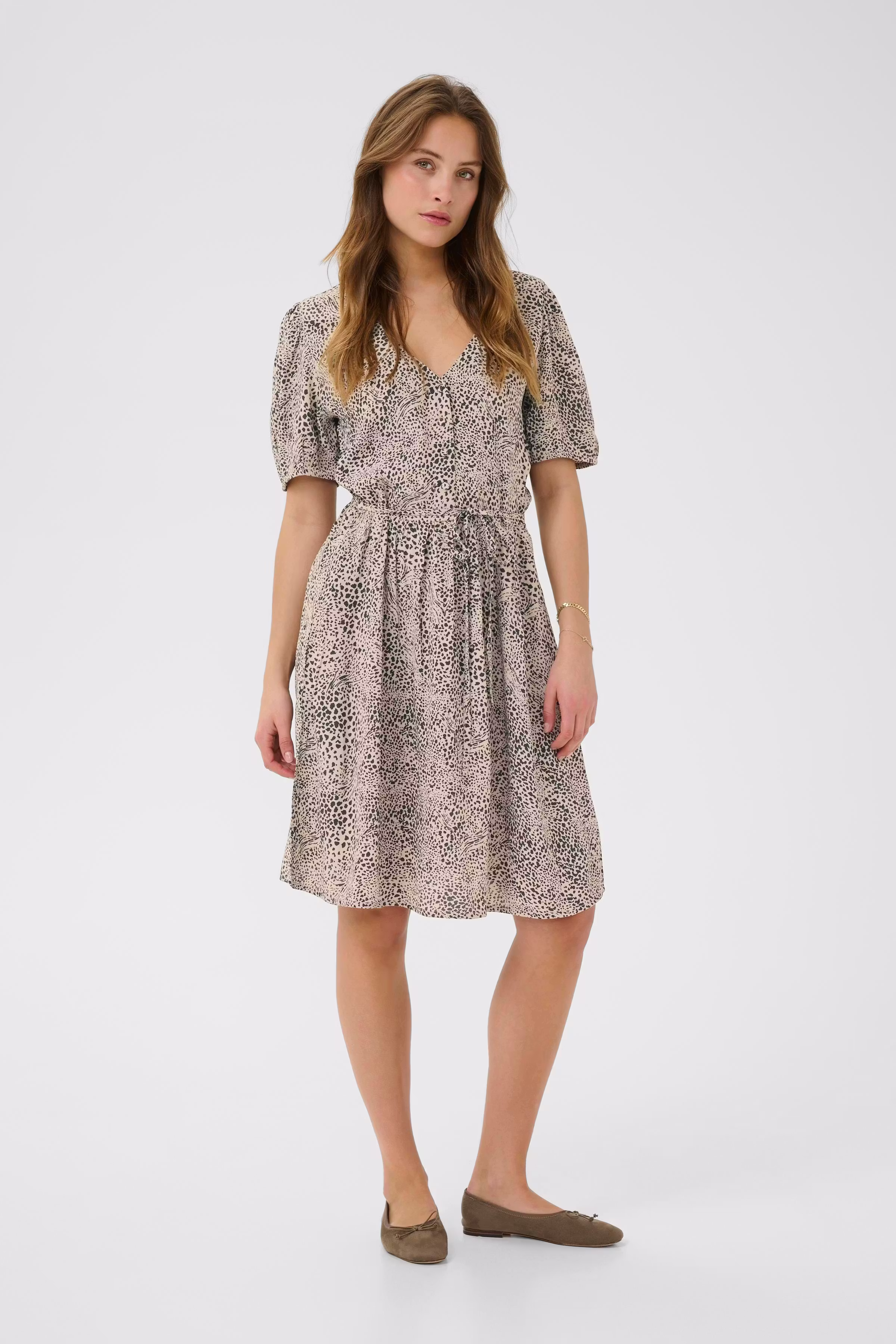 KAliana Kleid LOOKBOOK FRONT 10510014-107403