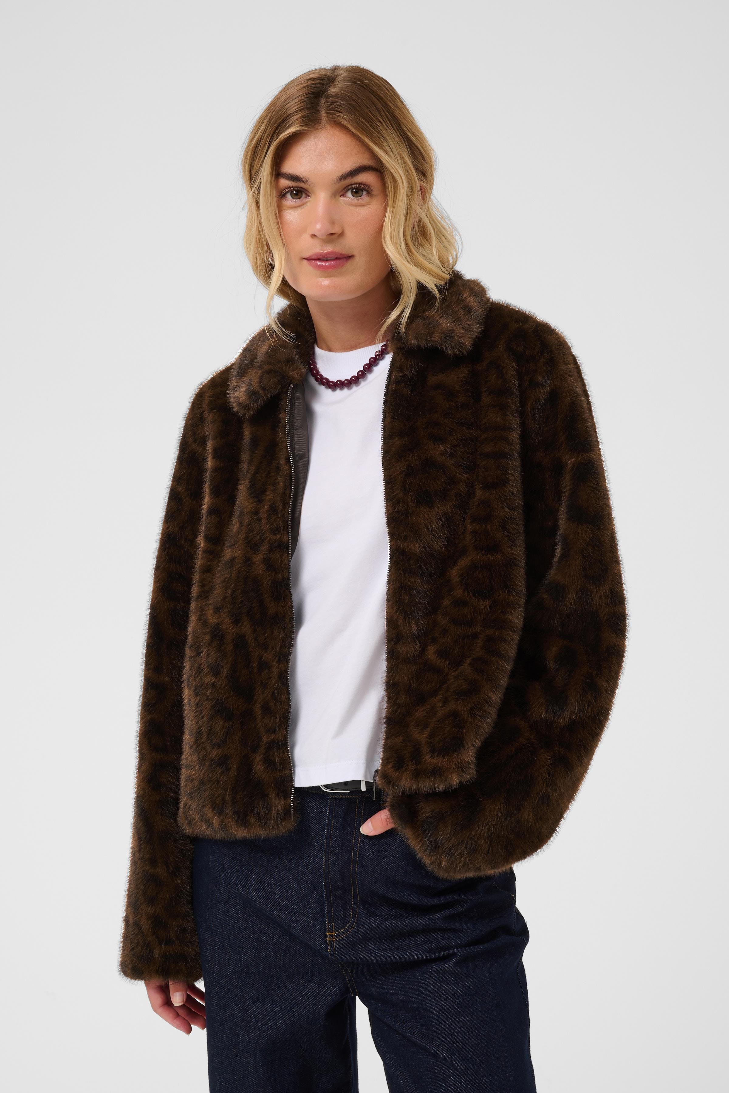TalineSZ Ytterplagg LOOKBOOK FRONT 30515776-305632
