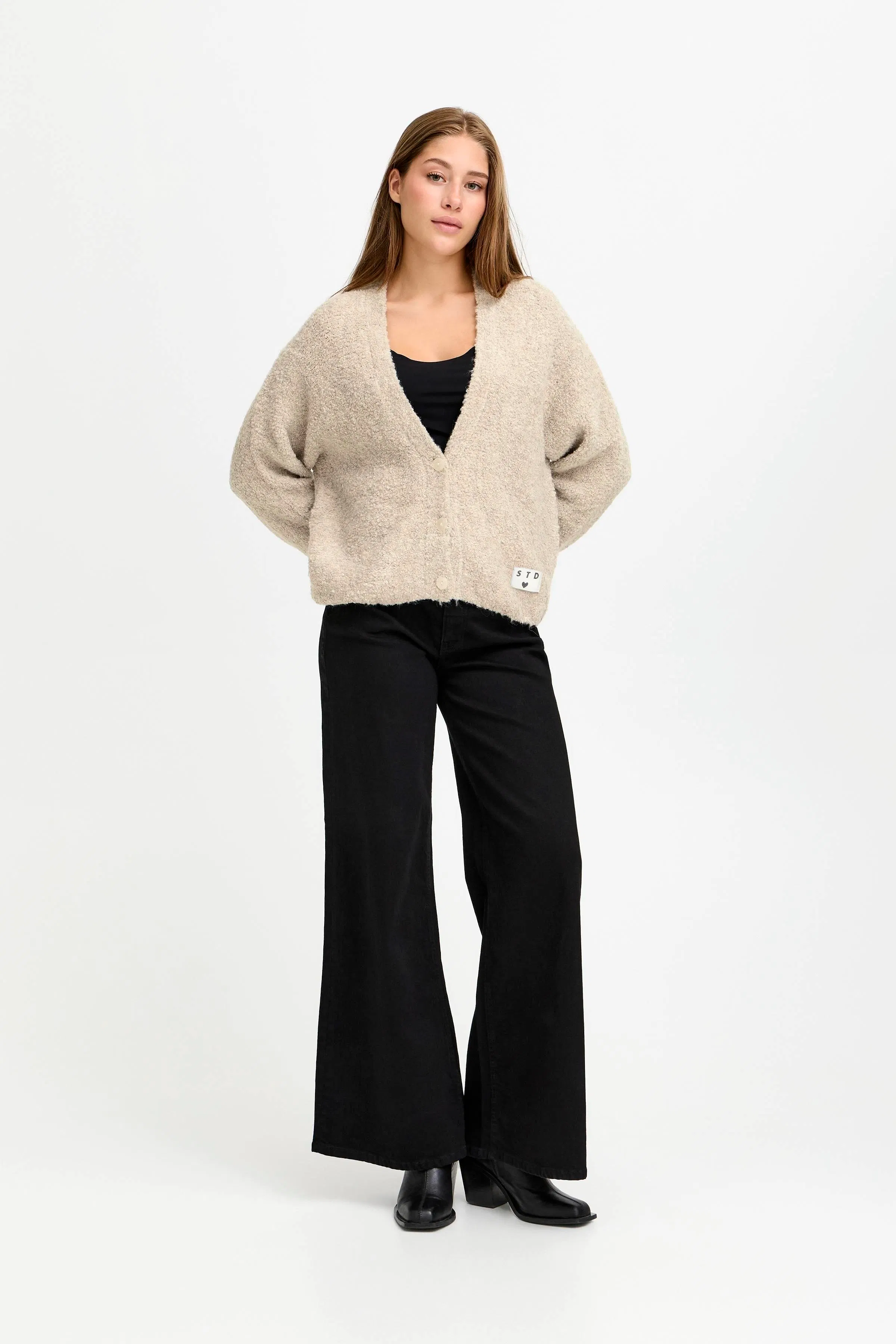 IHBLARISA Cardigan LOOKBOOK FRONT 20124597-124301