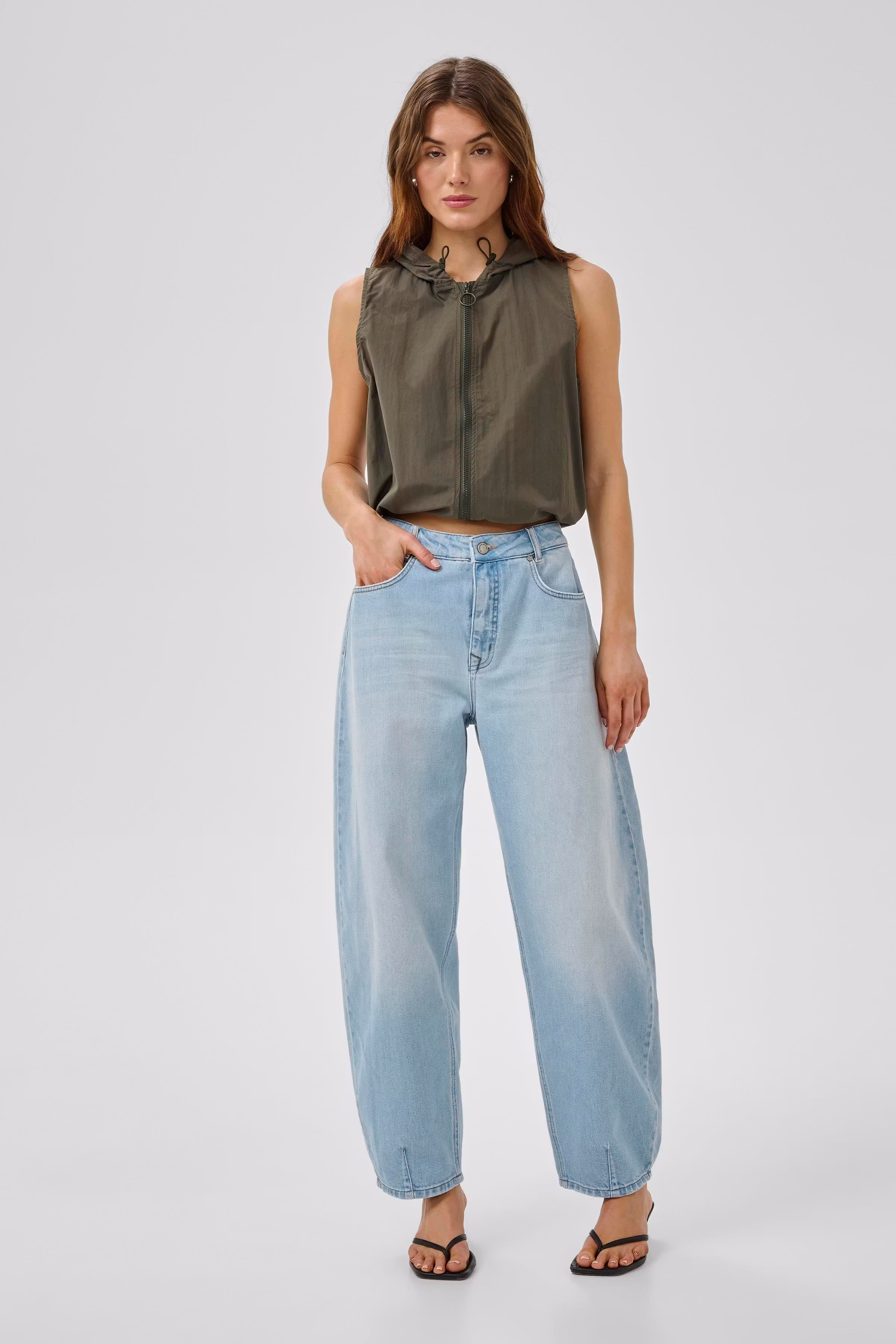 MWLucy Barrel jeans LOOKBOOK FRONT 10705566-109491