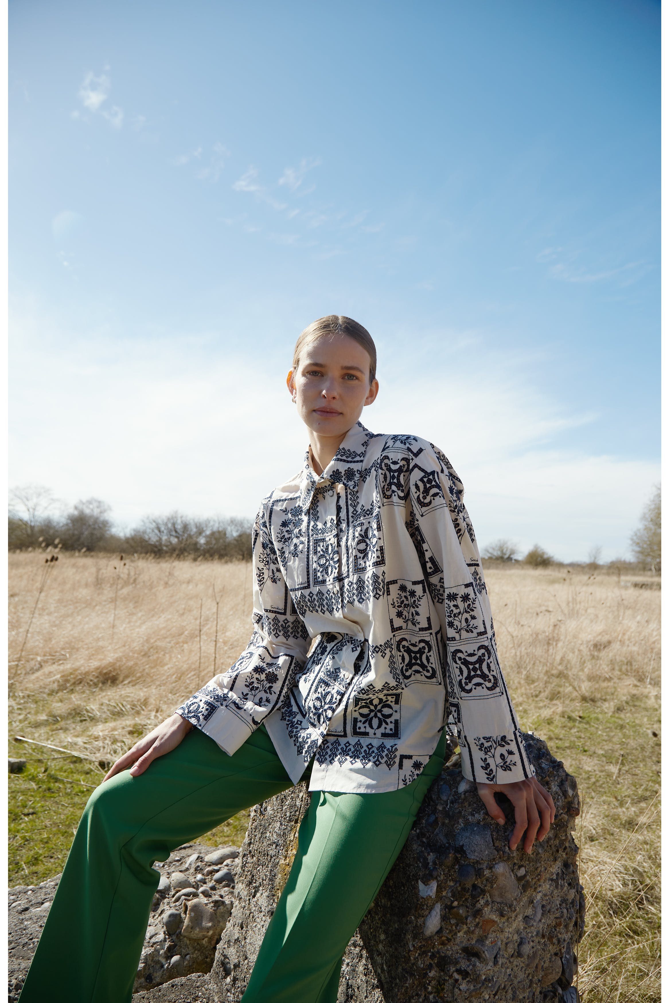 SLReesha Shirt LOCATION NONE 30407202-110701