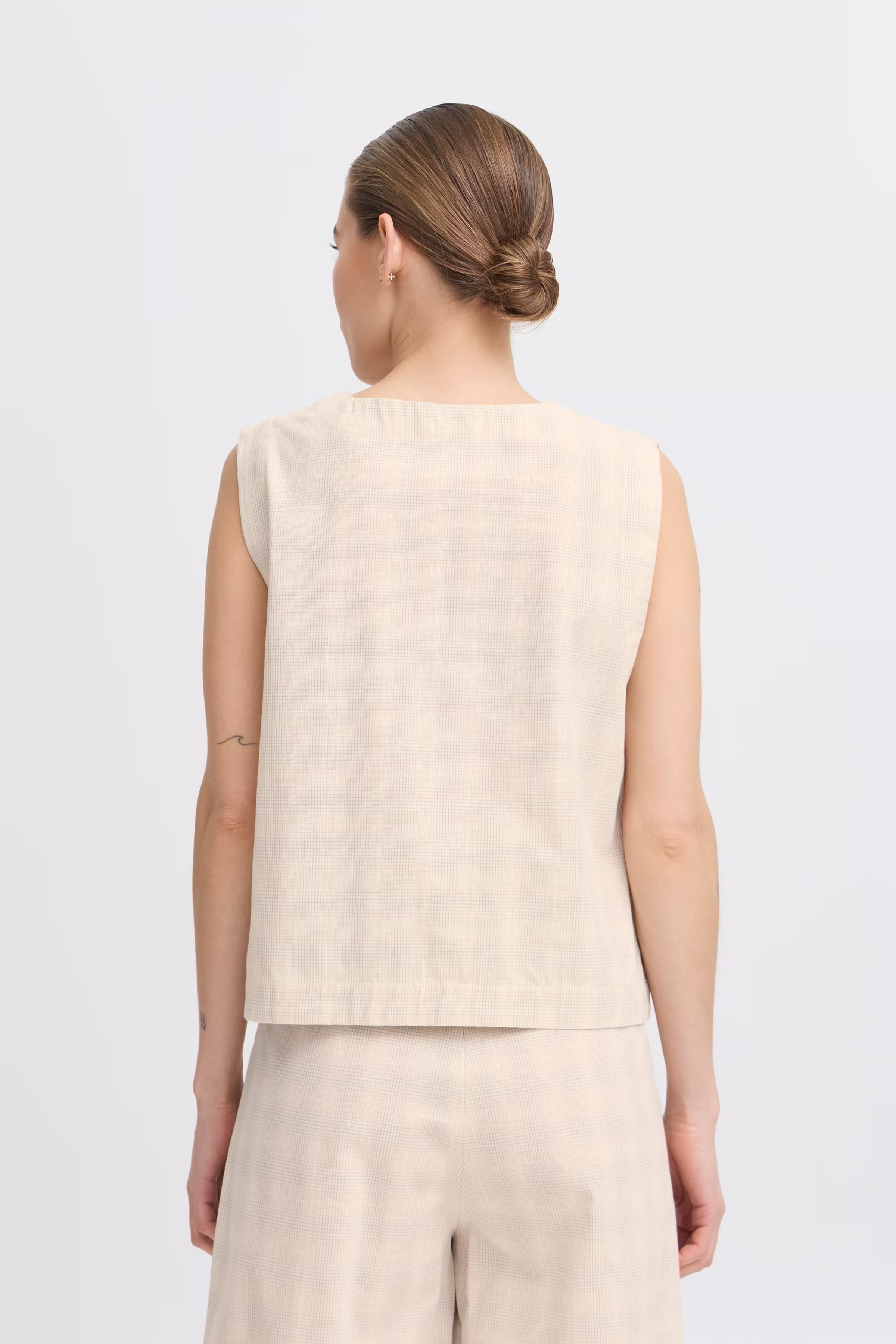 IHSAFFRON Top LOOKBOOK BACK 20123220-130905