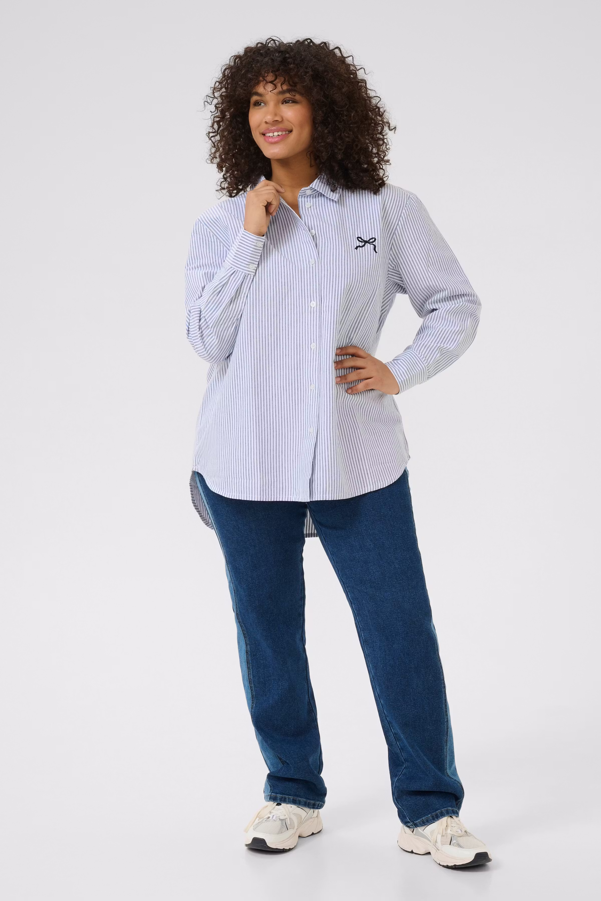 KCsandria Straight Jeans LOCATION NONE 10583532-102272