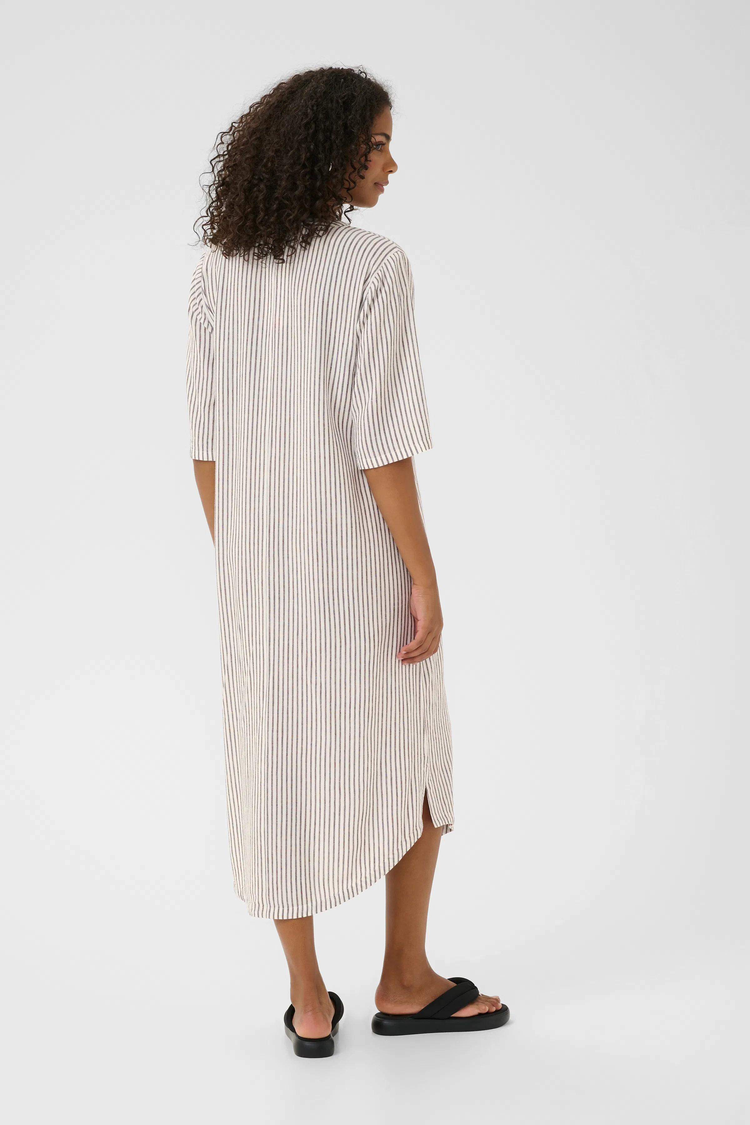 KAmilia Lin kjole LOOKBOOK BACK 10508312-107749