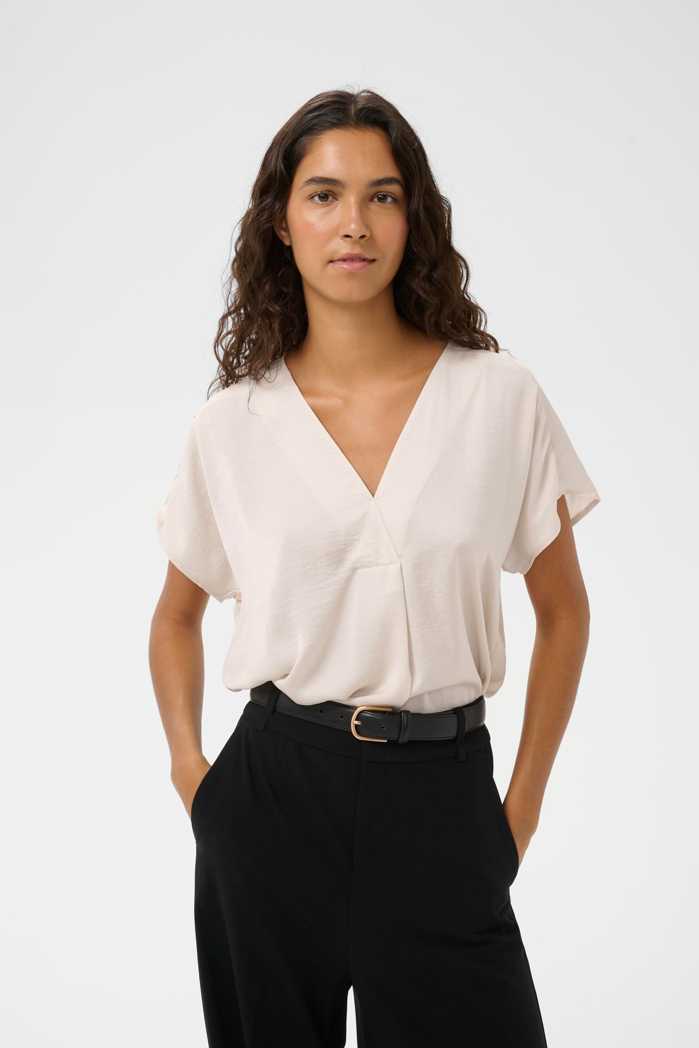 RindaIW Top LOOKBOOK FRONT 30105188-10053