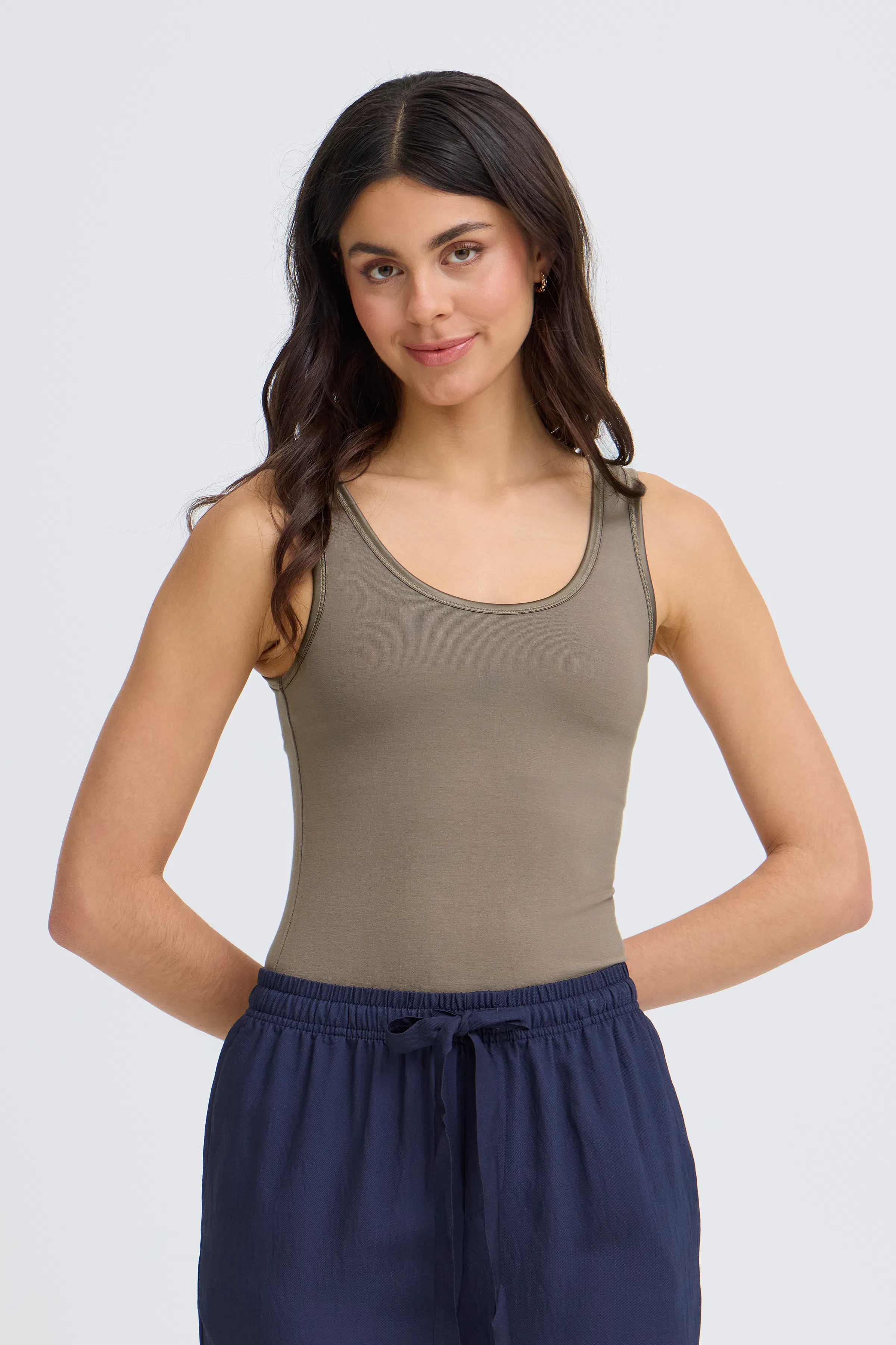 FRZULU Top LOOKBOOK FRONT 20615759-170807