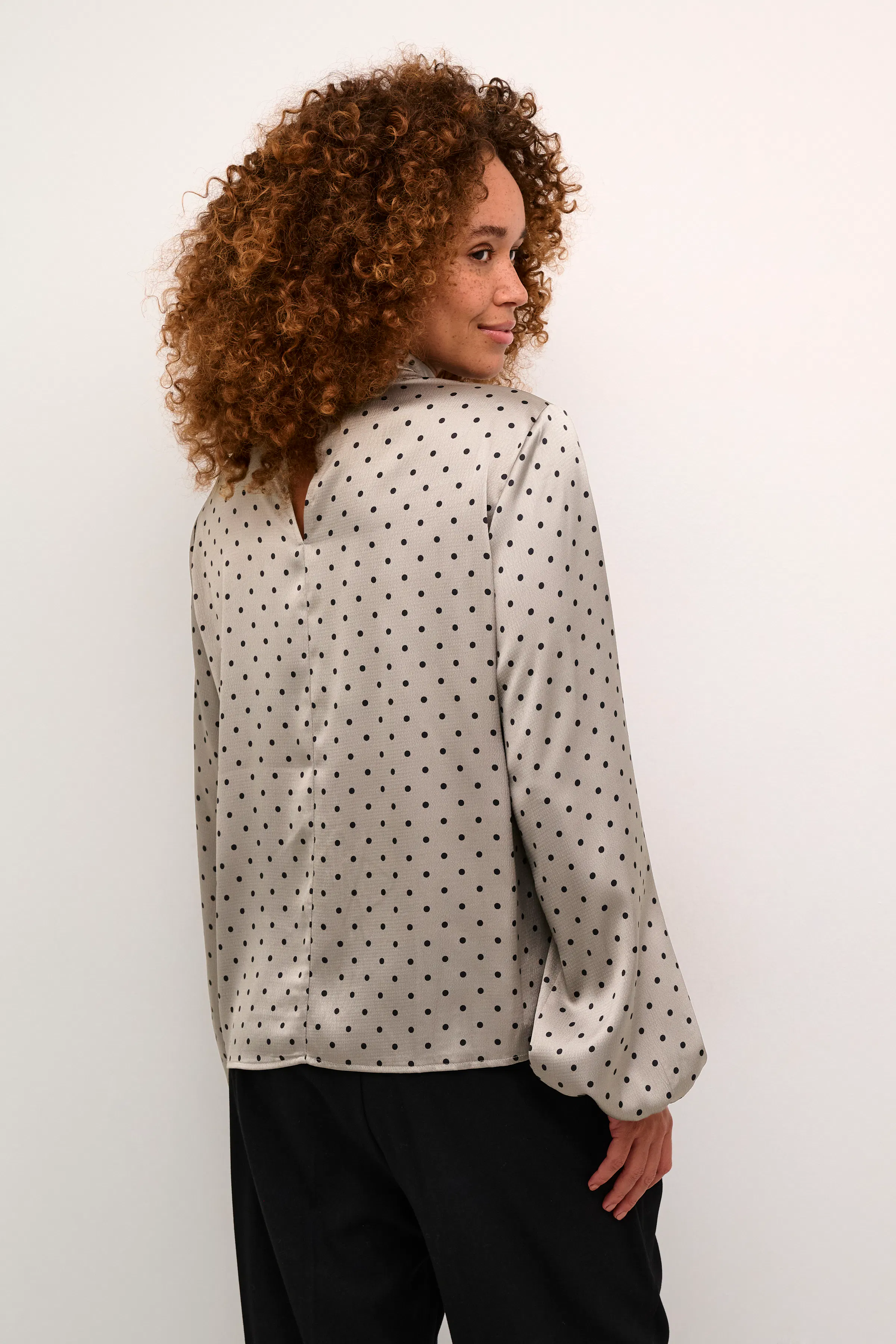 KAdonna Bluse LOOKBOOK BACK 10509245-106645