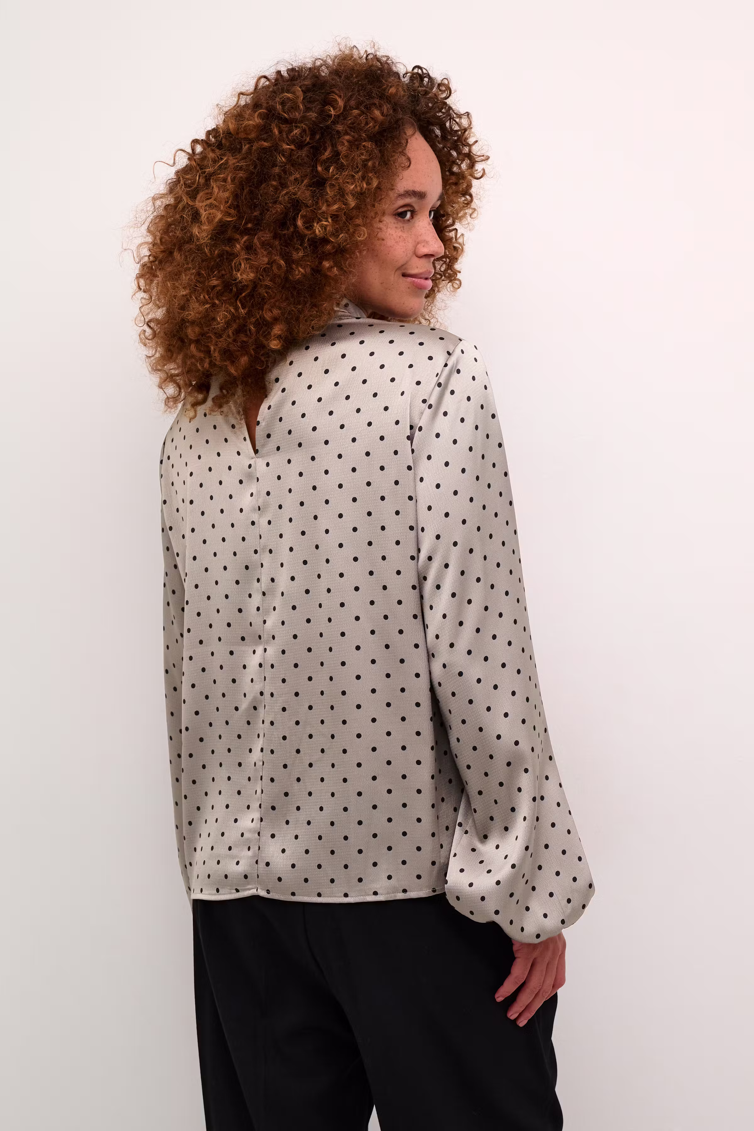 KAdonna Bluse LOOKBOOK BACK 10509245-106645