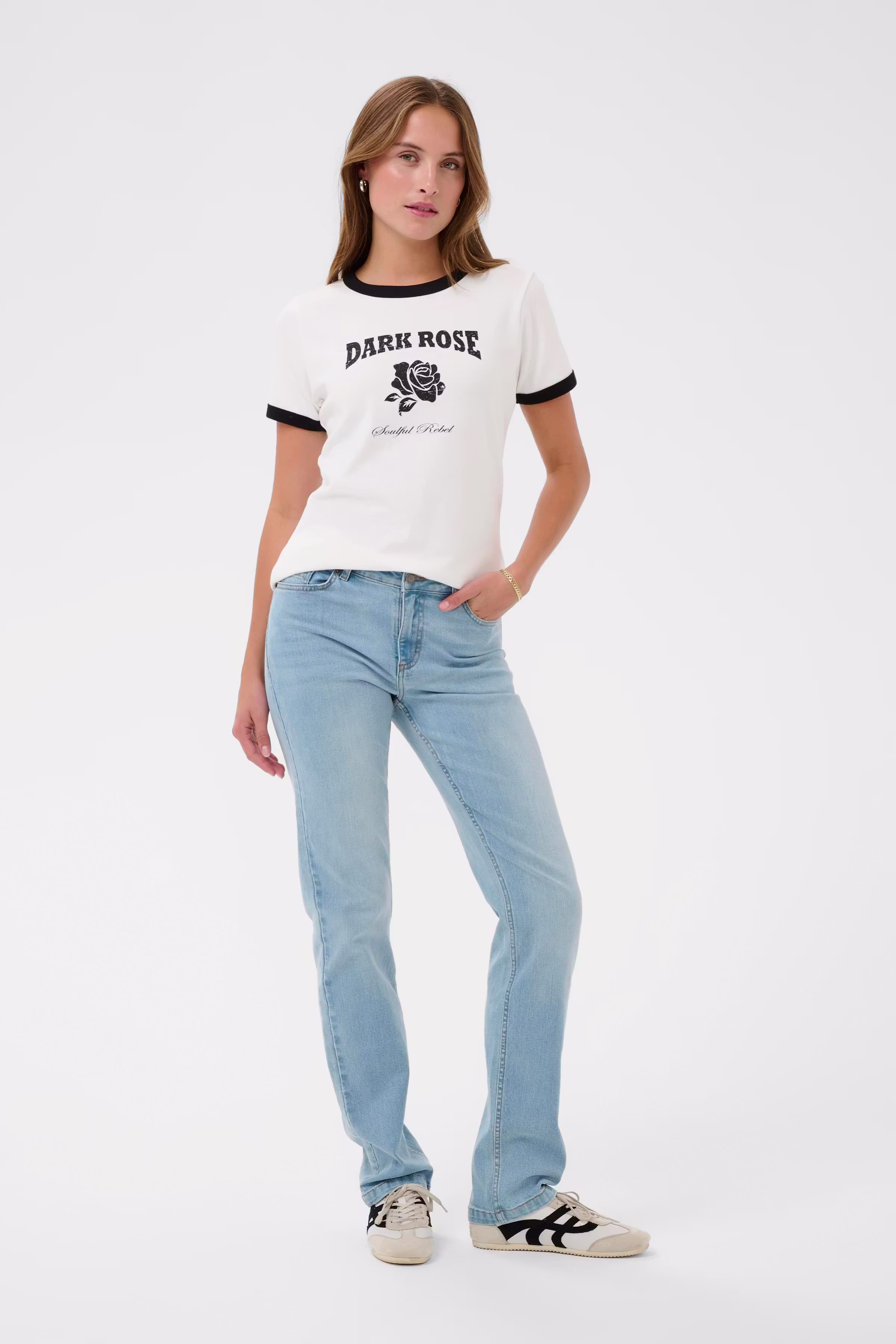 KAolivia T-shirt LOOKBOOK FRONT 10511186-110602