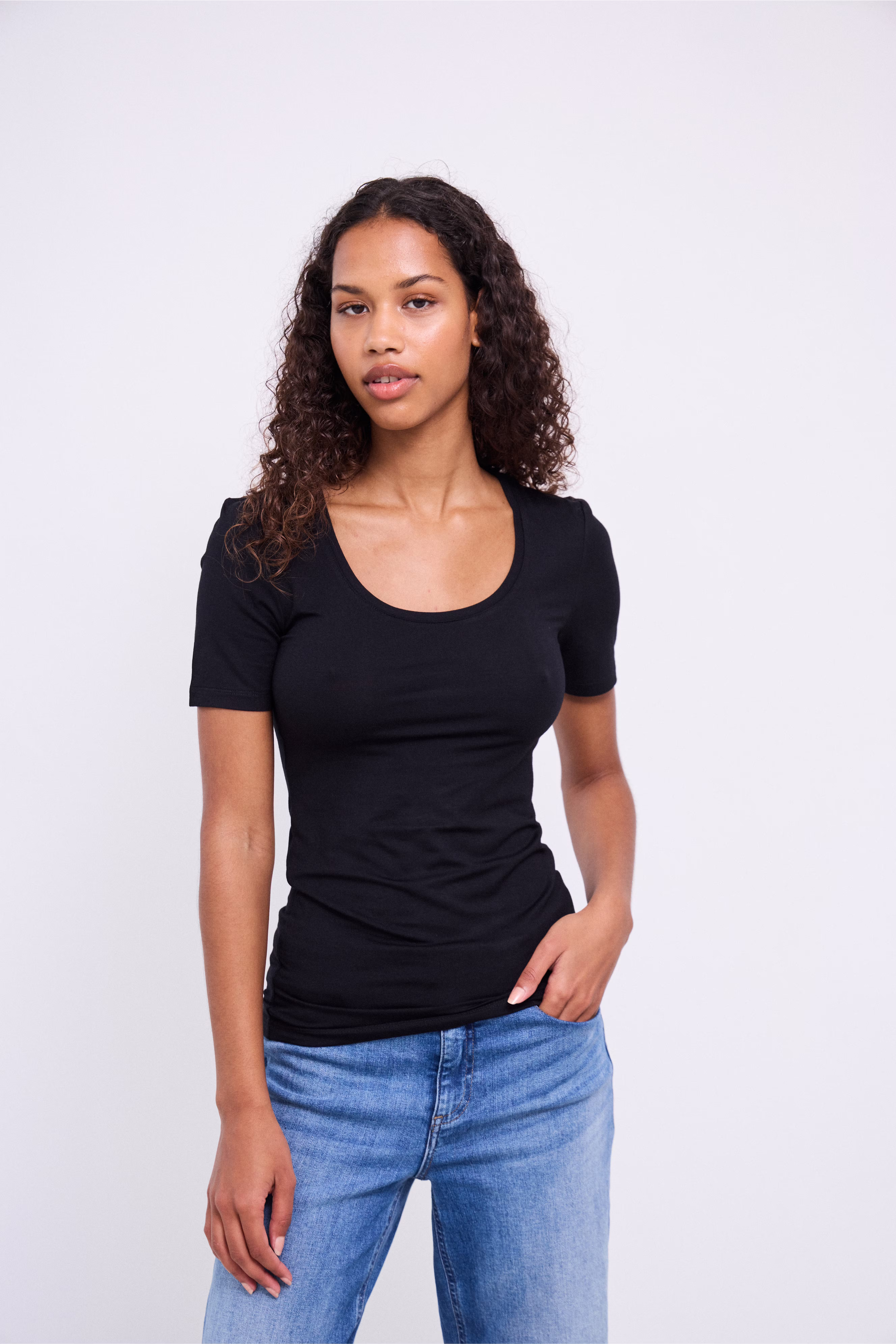 IHZOLA T-shirt LOCATION NONE 20120345-194008