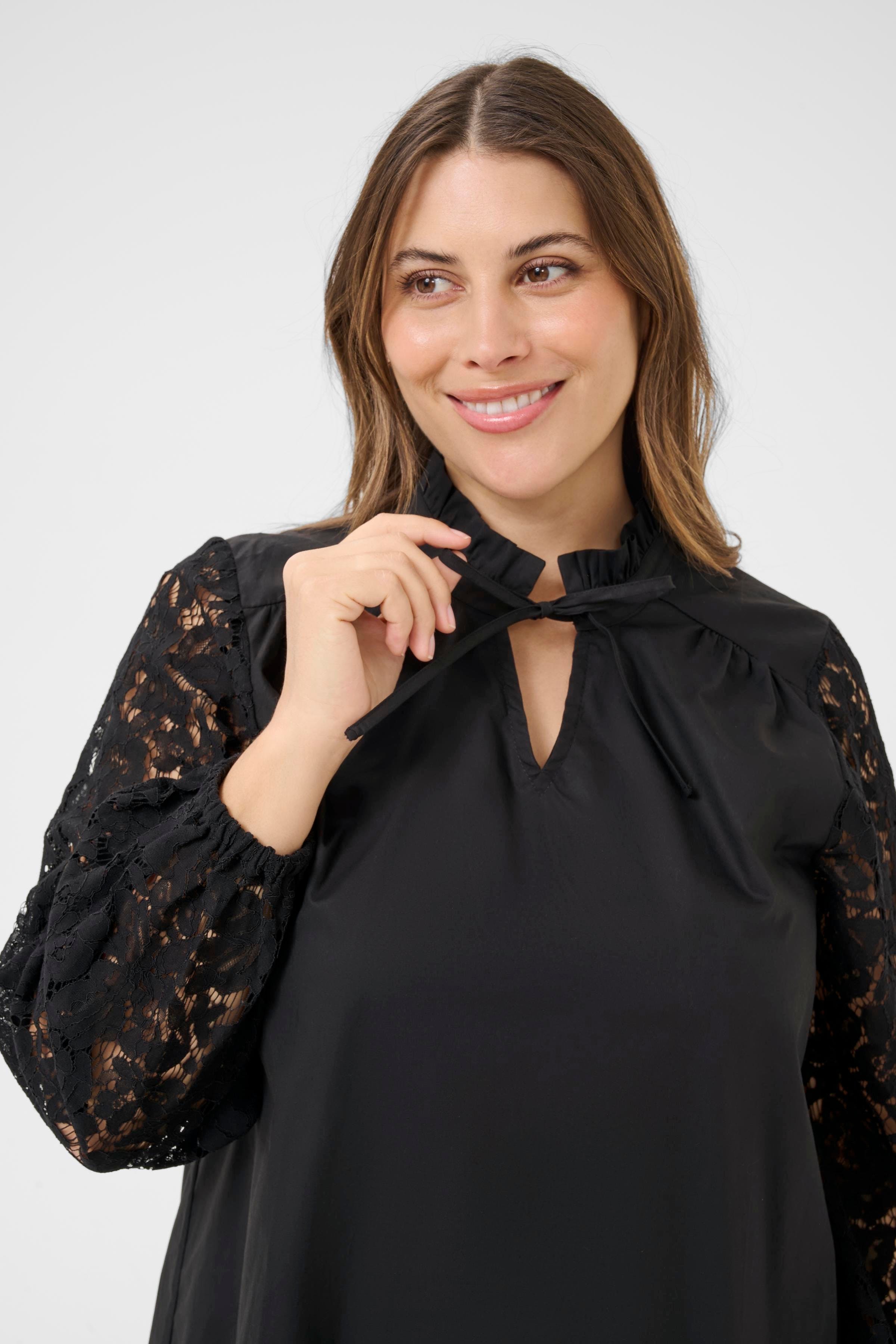 KCmynthia Bluse LOOKBOOK DETAIL 10583686-100121