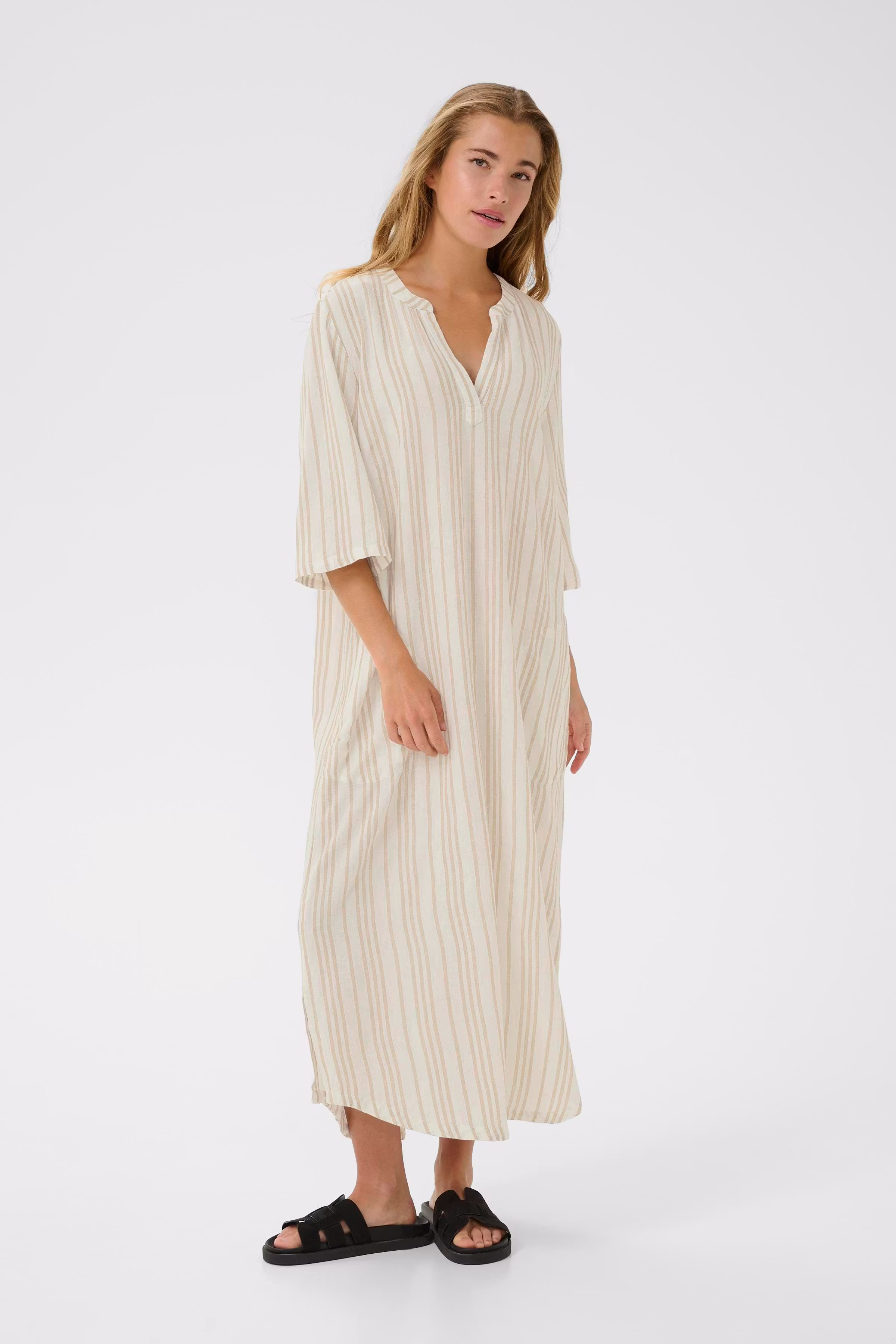 KAmilia Kjole LOOKBOOK FRONT 10508312-107125