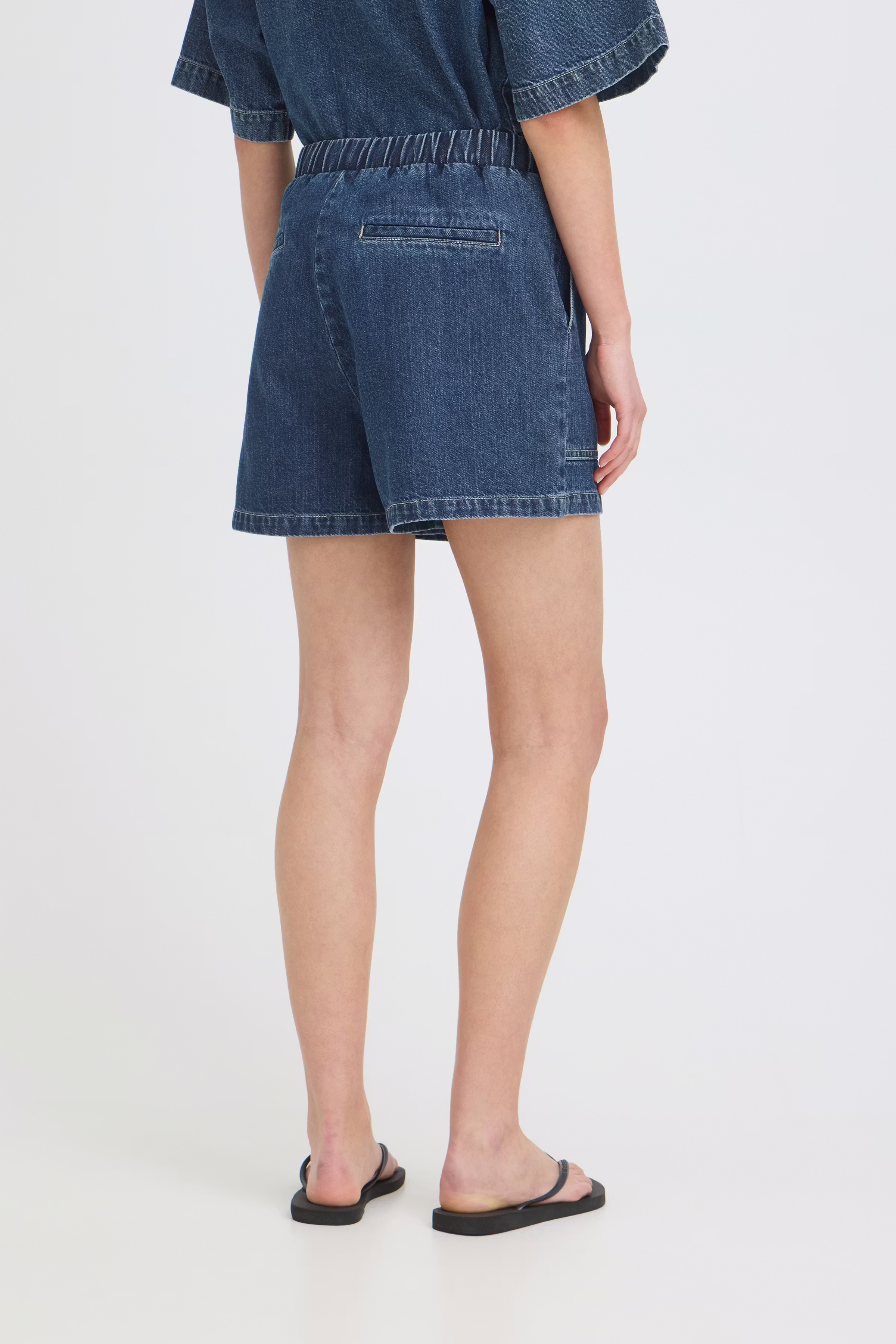 IHKAMINA Shorts LOOKBOOK BACK 20125965-200339