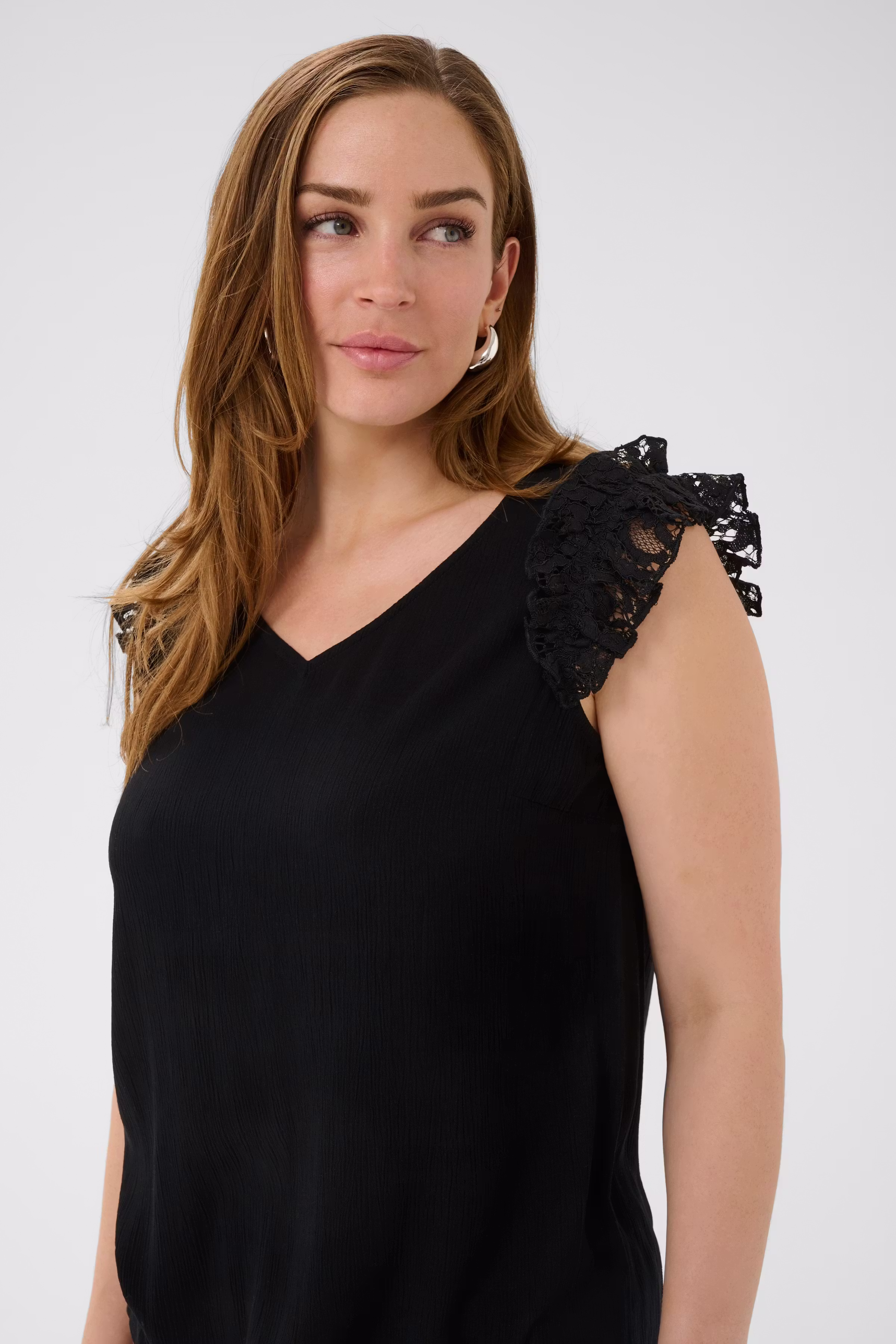 BPezra Bluse LOOKBOOK DETAIL 40200157-100121