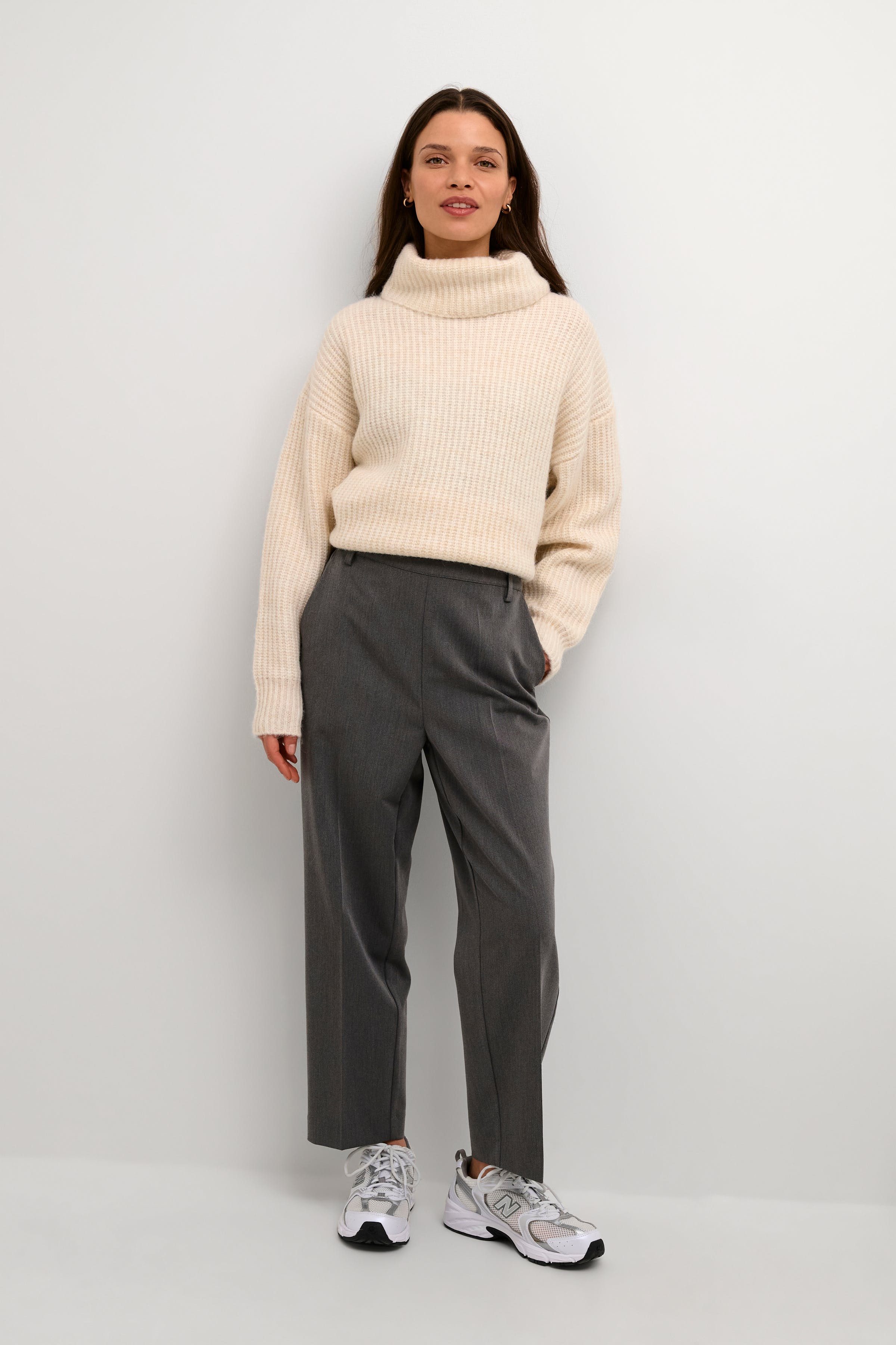 KAsakura Cropped Pantalon LOOKBOOK FRONT 10506127-100125