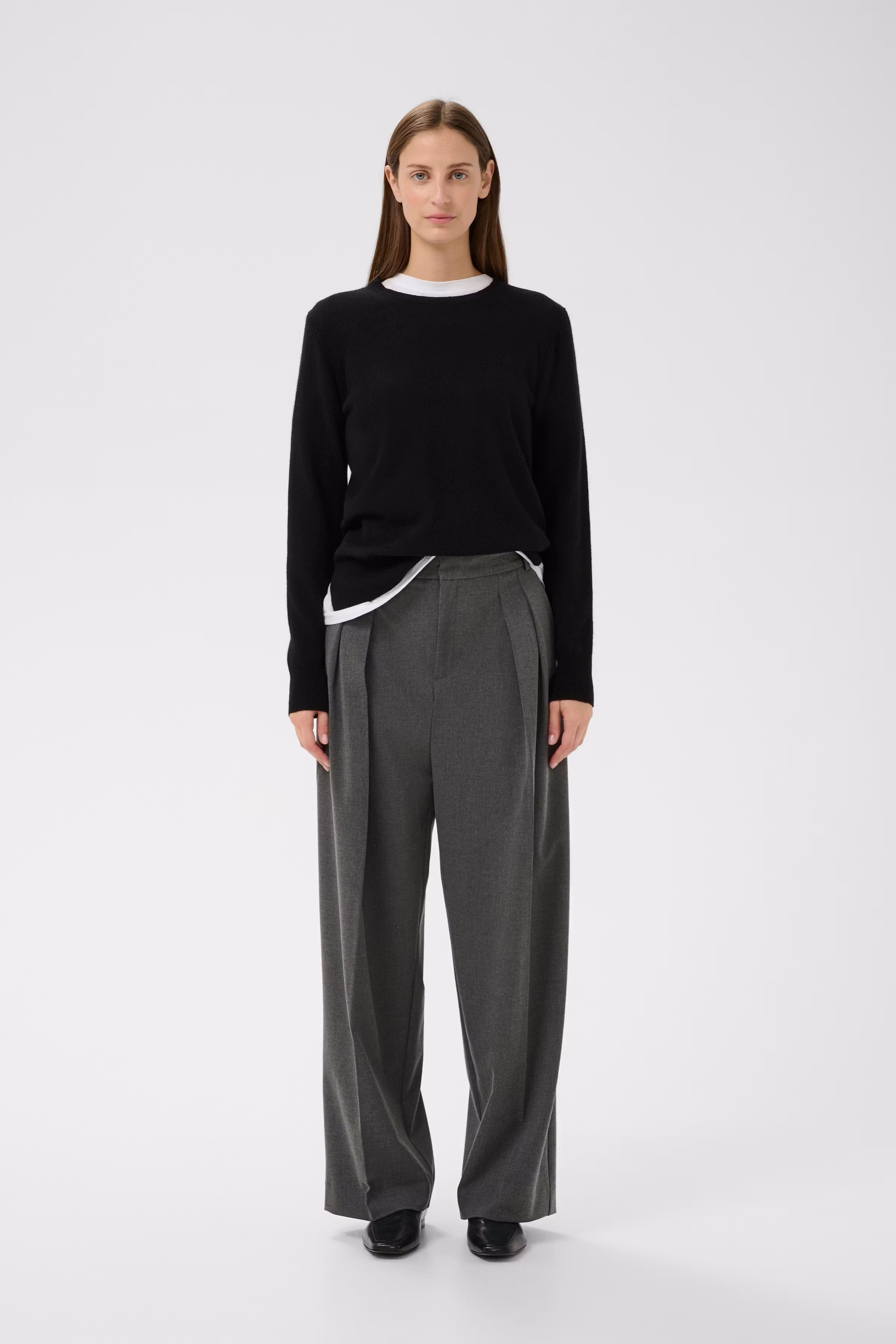 NataliaIW Byxor LOOKBOOK FRONT 30110147-302304