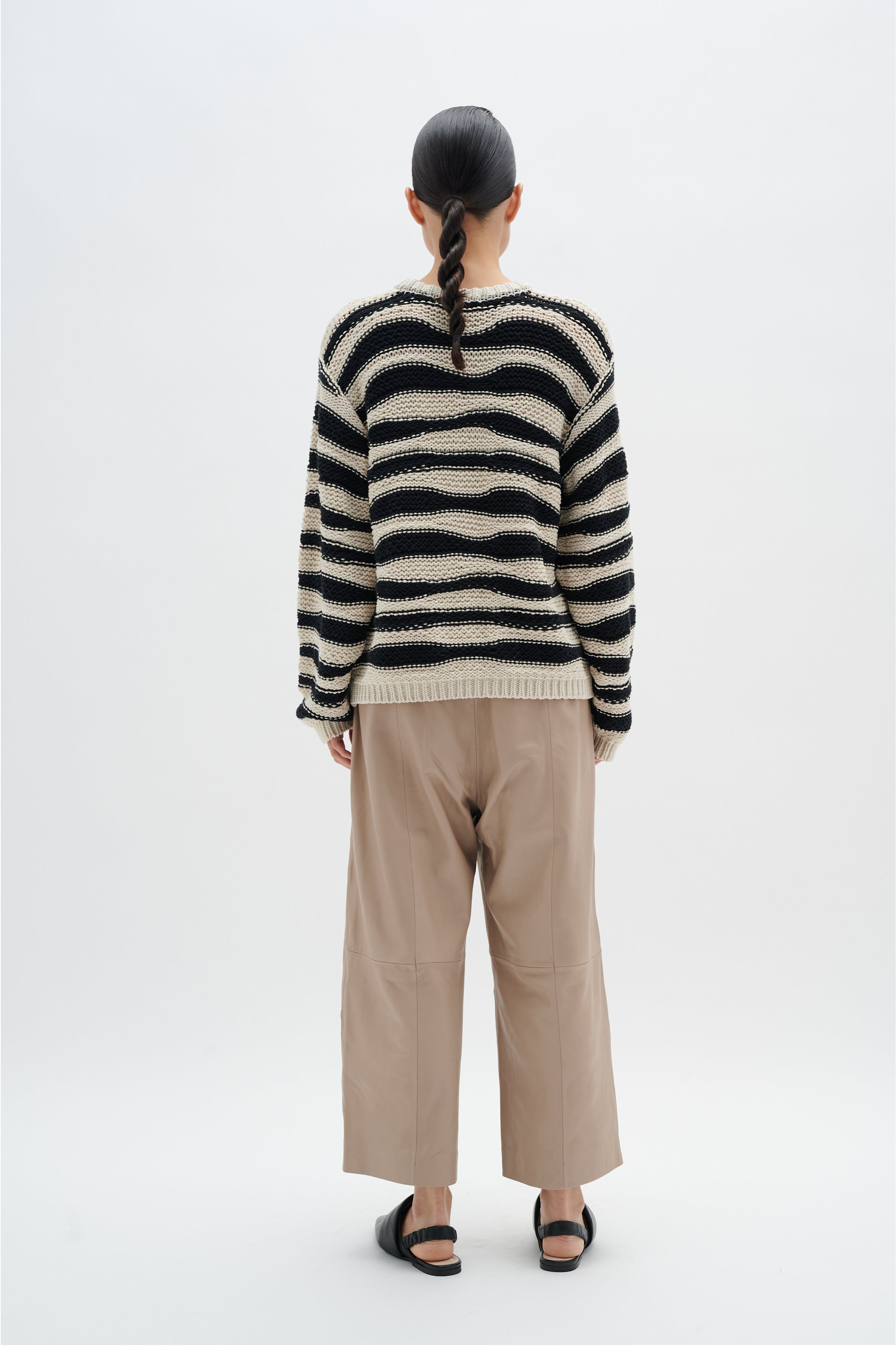 OsaIW Pullover LOOKBOOK BACK 30108279-300027