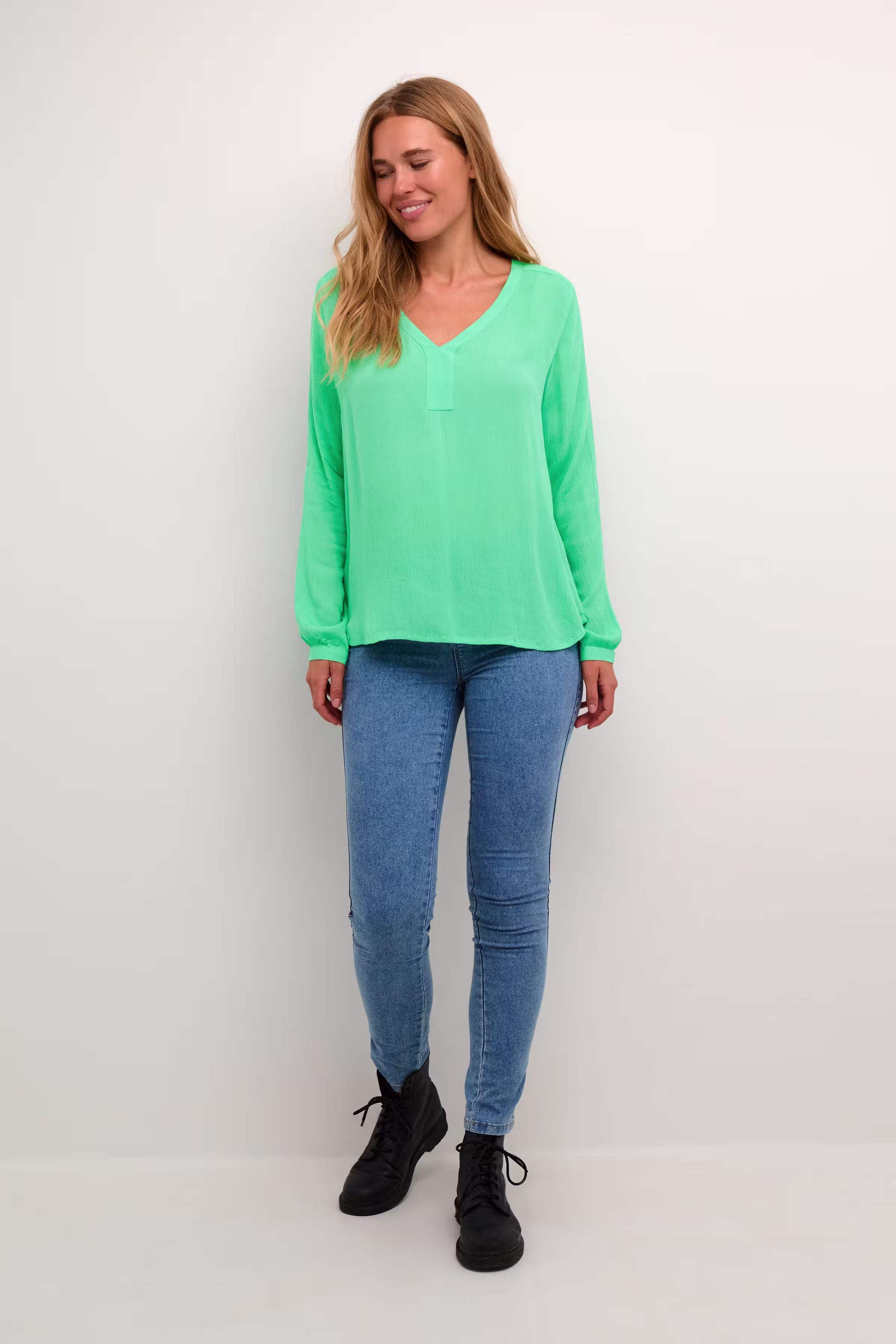 KAamber Blus LOOKBOOK FRONT 501032-165825