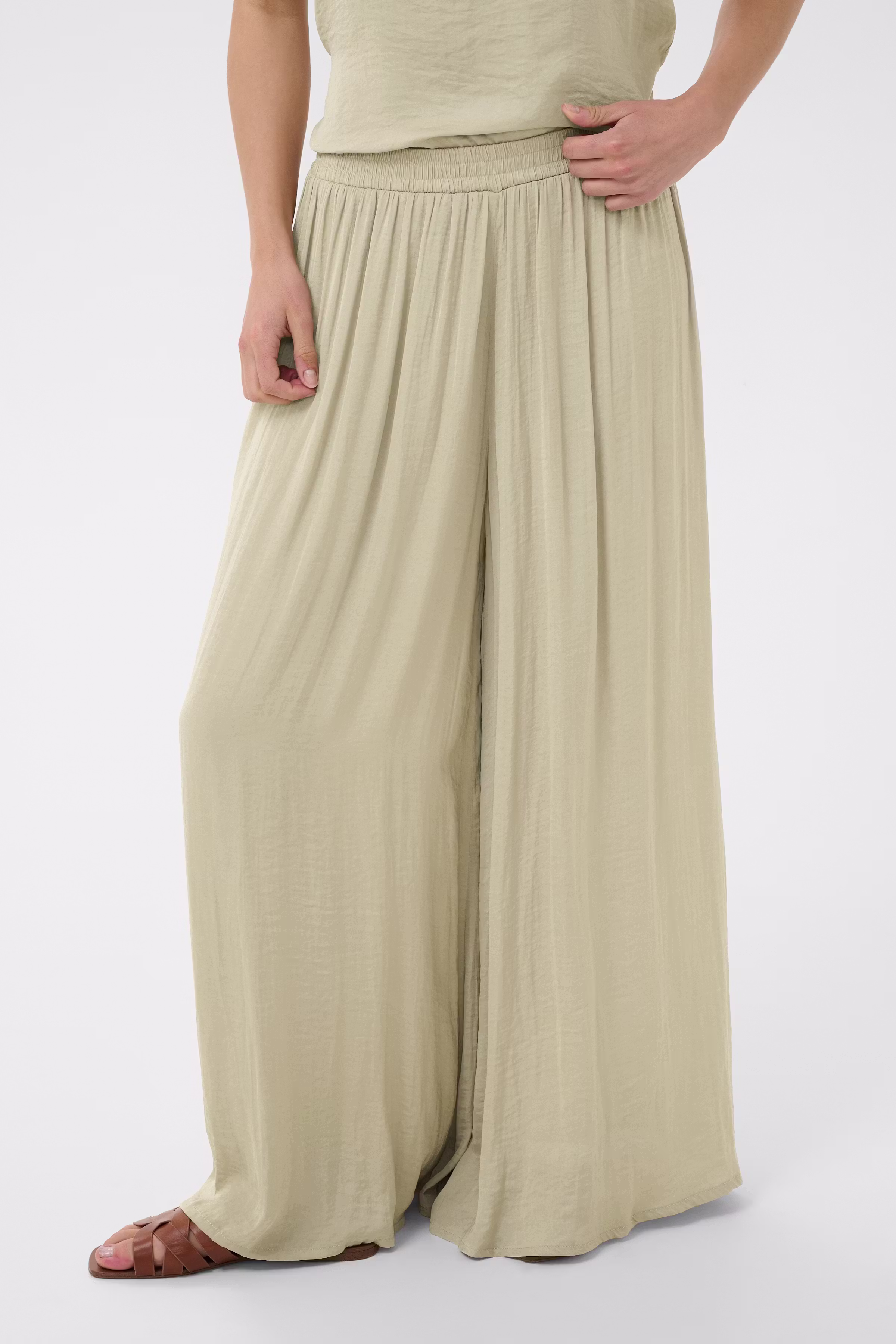 KAallie Bukser LOOKBOOK FRONT 10508761-151305