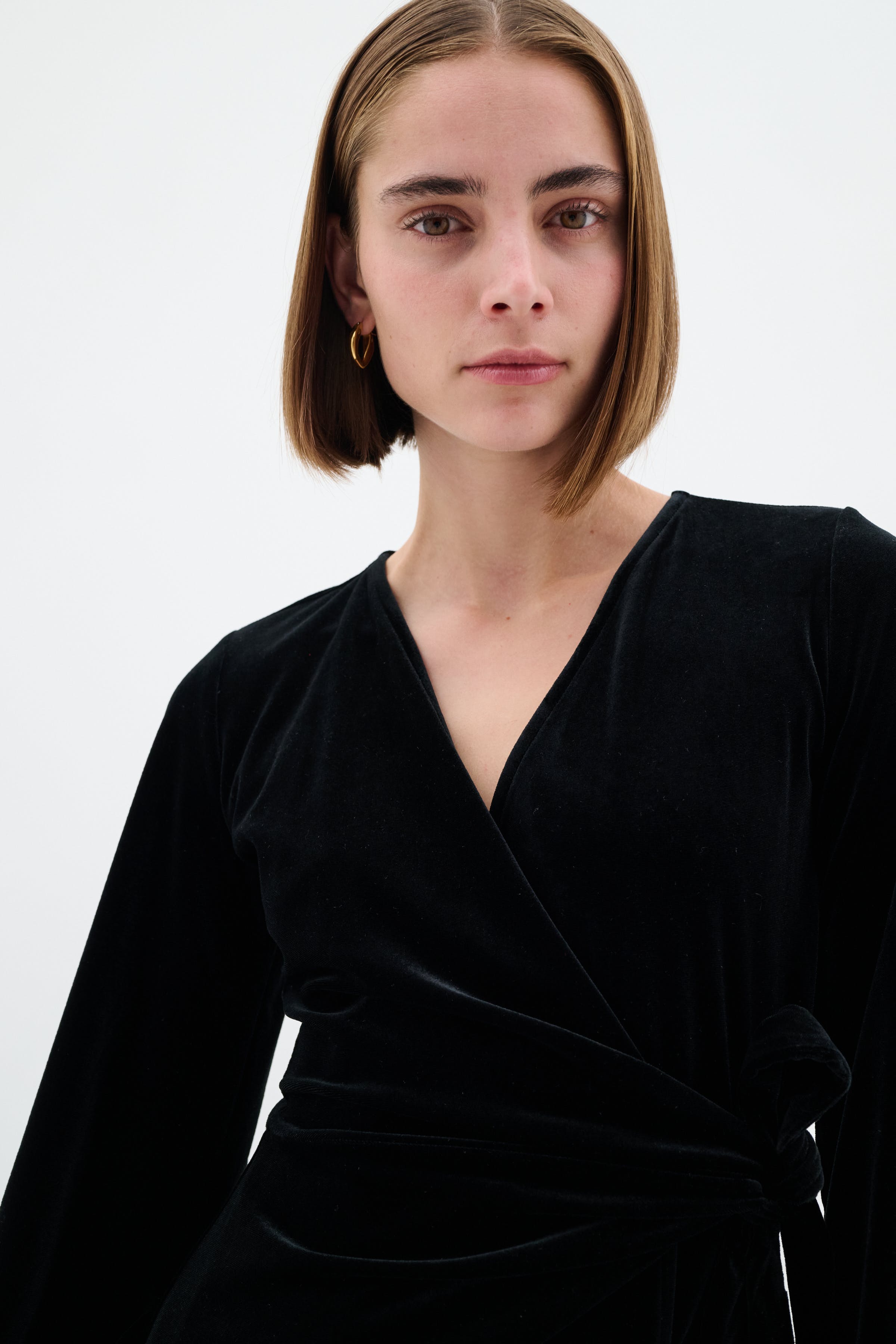 BrynnIW Goriel velour Wrap Klänning LOOKBOOK DETAIL 30110083-194008