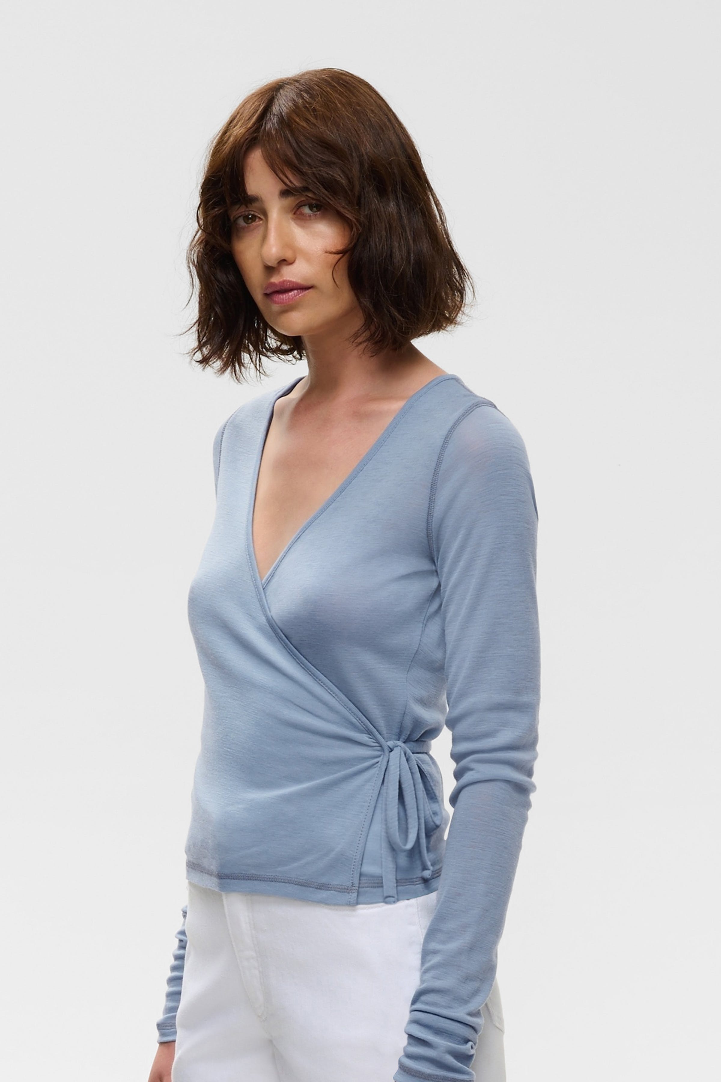 IOFINE WRAP TOP LOOKBOOK FRONT 30600120-BL842