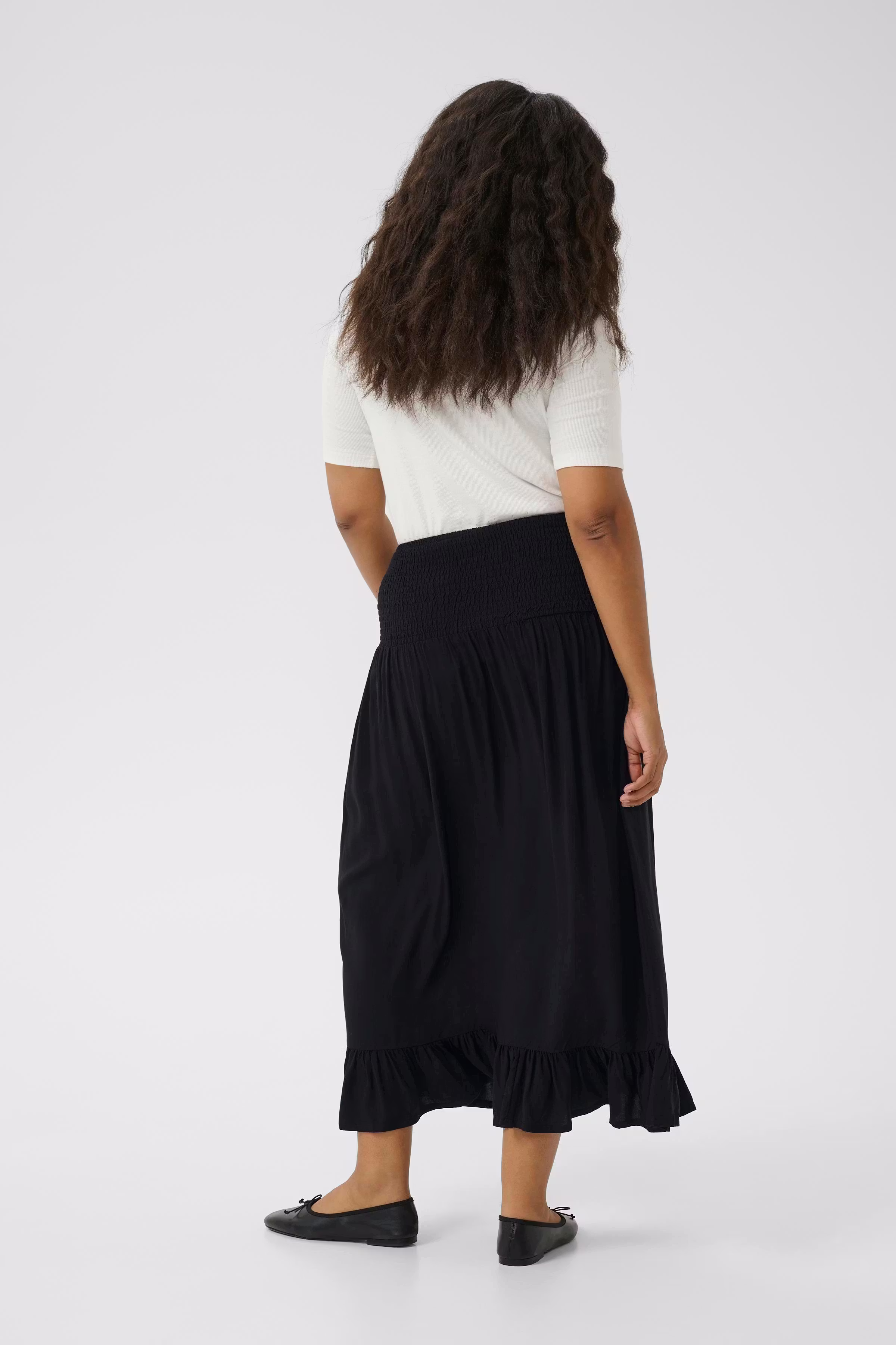 KCbella Skirt LOOKBOOK BACK 10583471-100121