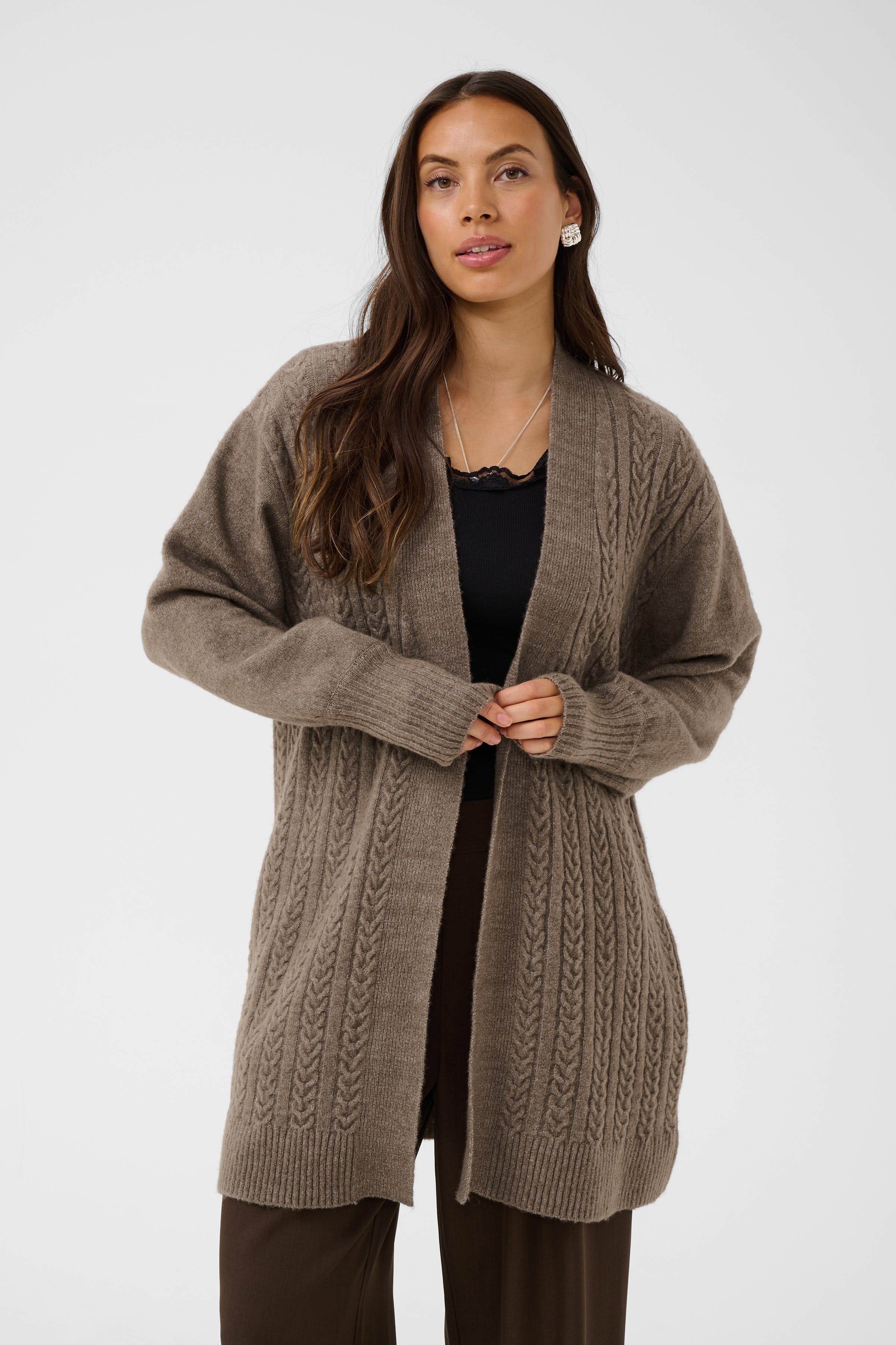 BPmadelyn Cardigan LOOKBOOK FRONT 40200070-1813041