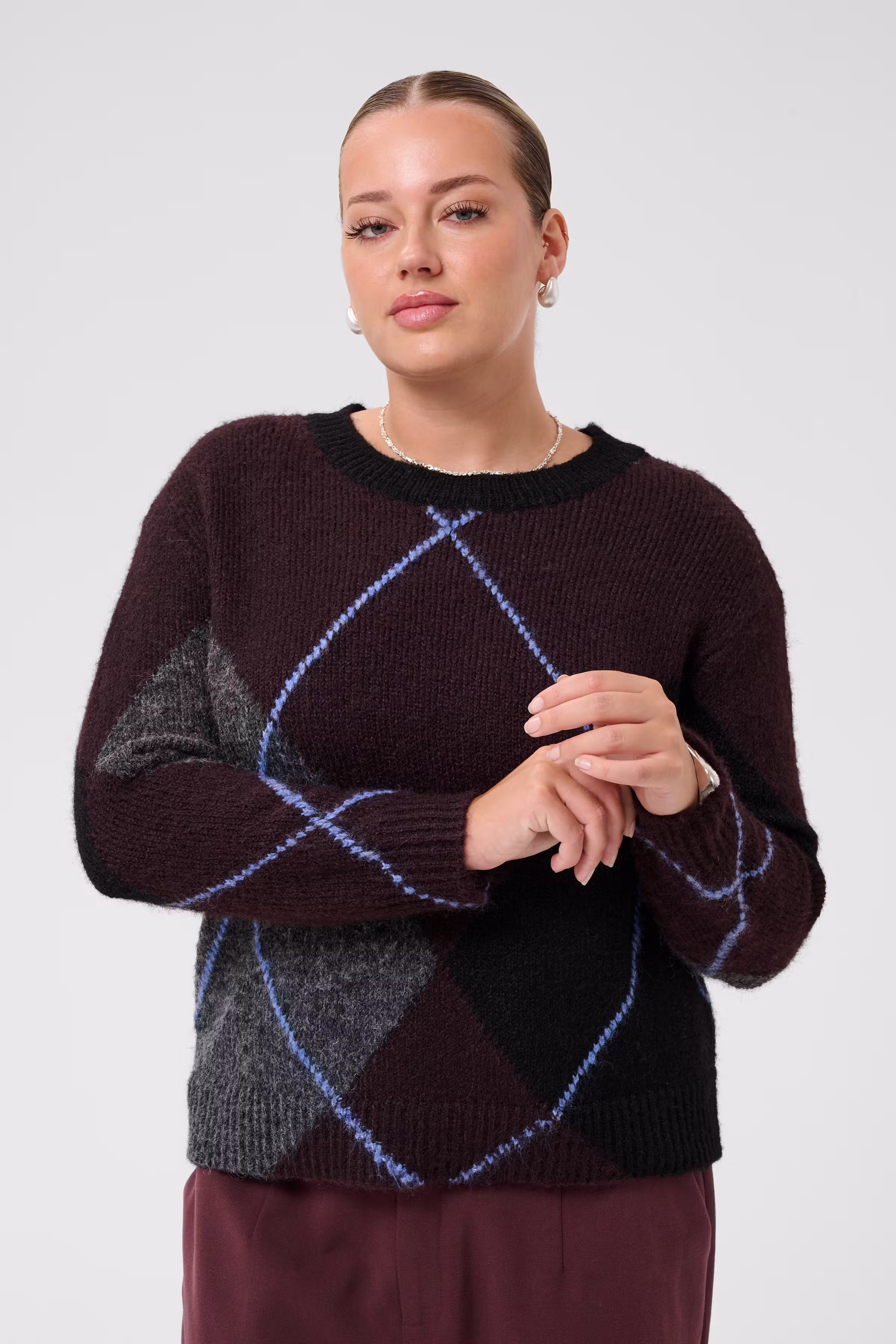 KCkit Pullover LOOKBOOK FRONT 10584421-109725