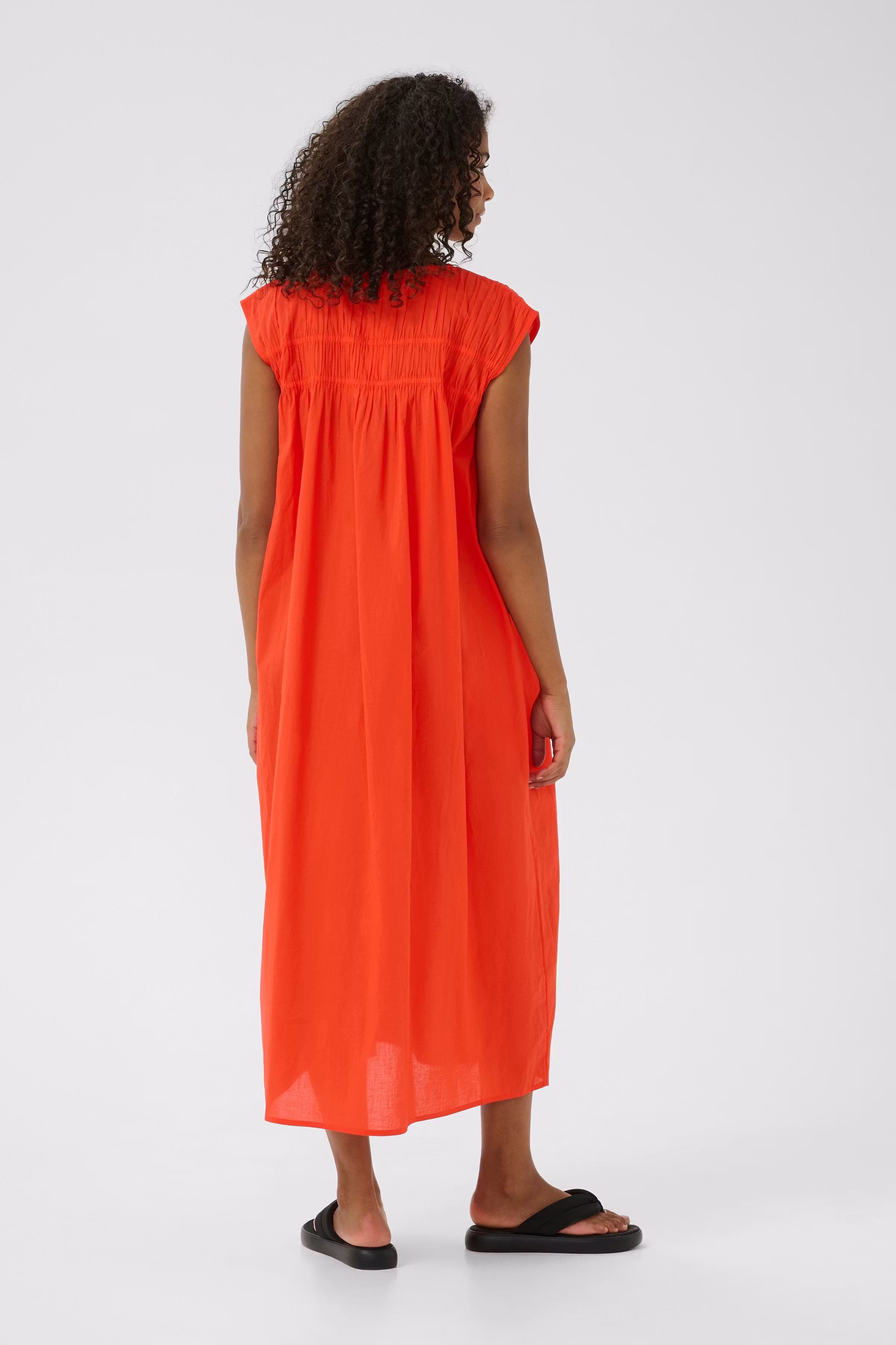 KAthua Kleid LOOKBOOK BACK 10509988-171558