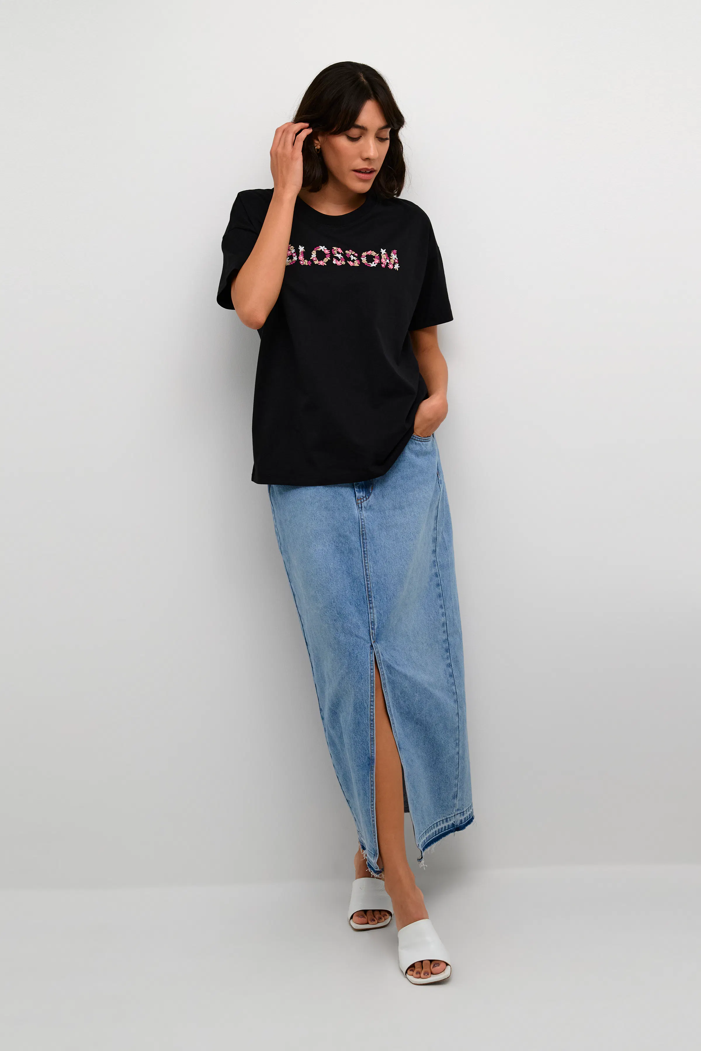 KAfie T-shirt LOOKBOOK FRONT 10508888-100121