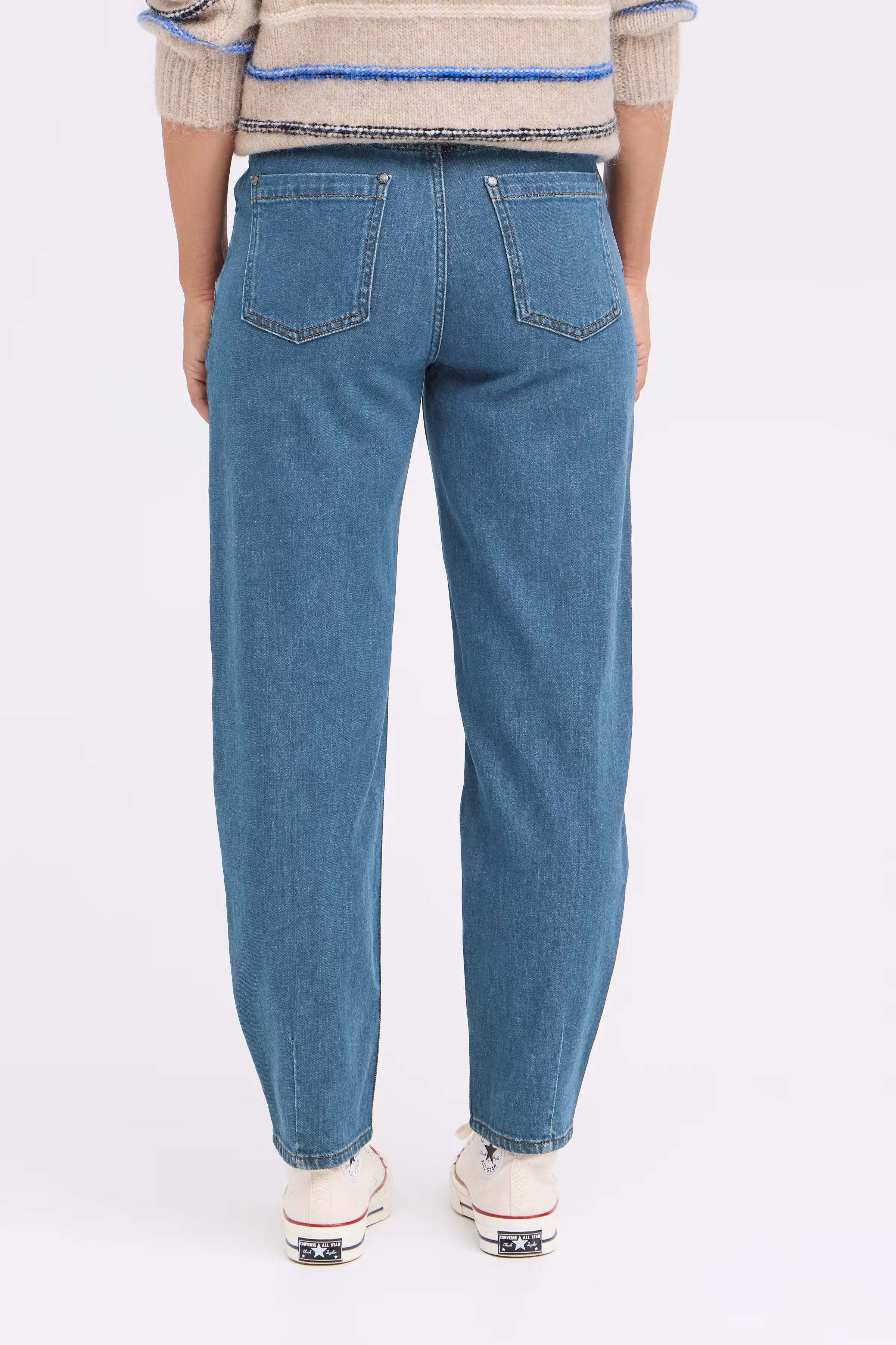 PZLIRA UHW Jeans Tapered Leg LOOKBOOK BACK 50209032-200005