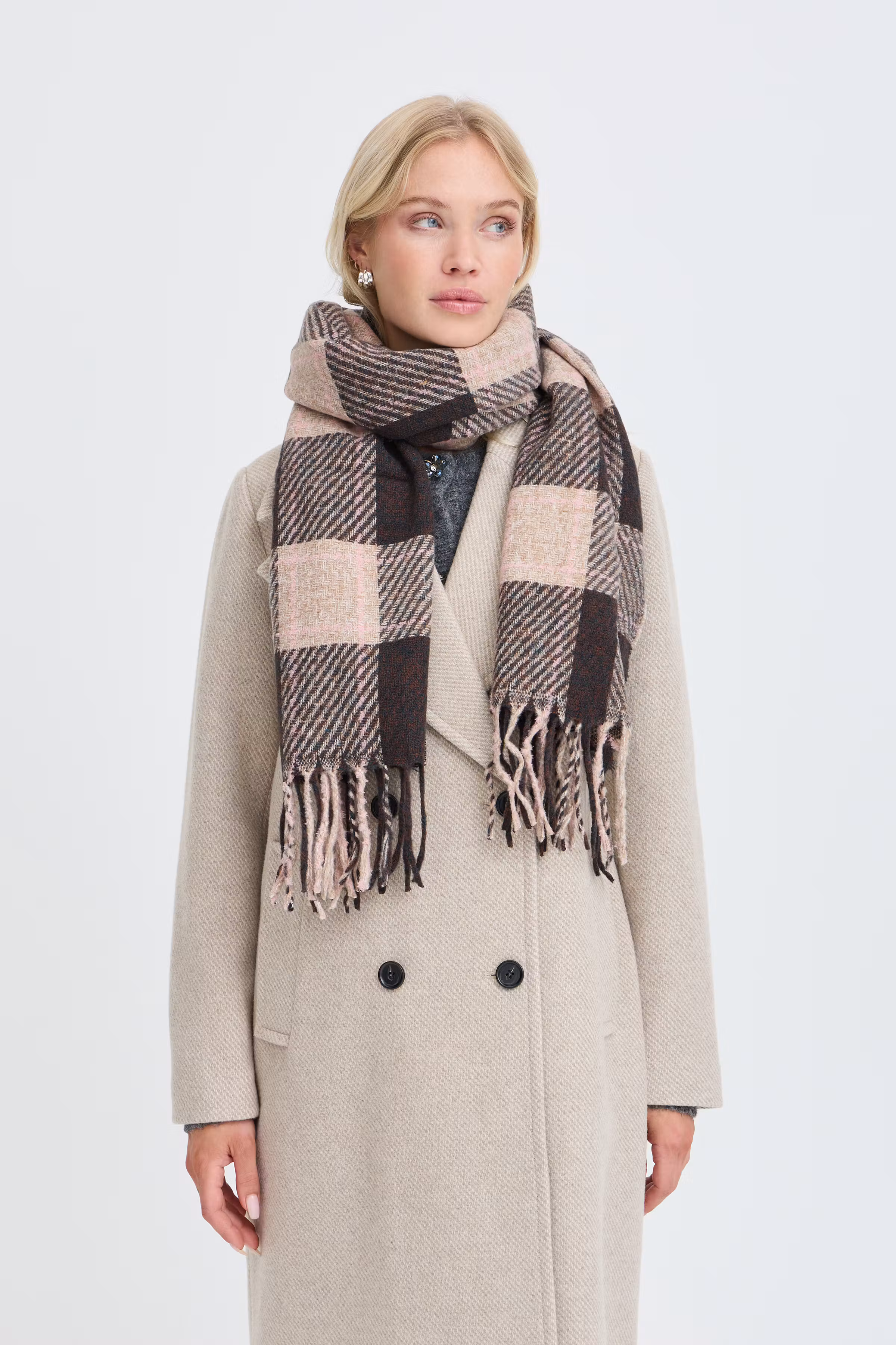 BYWALVIA Skjerf LOOKBOOK FRONT 20819627-900013537