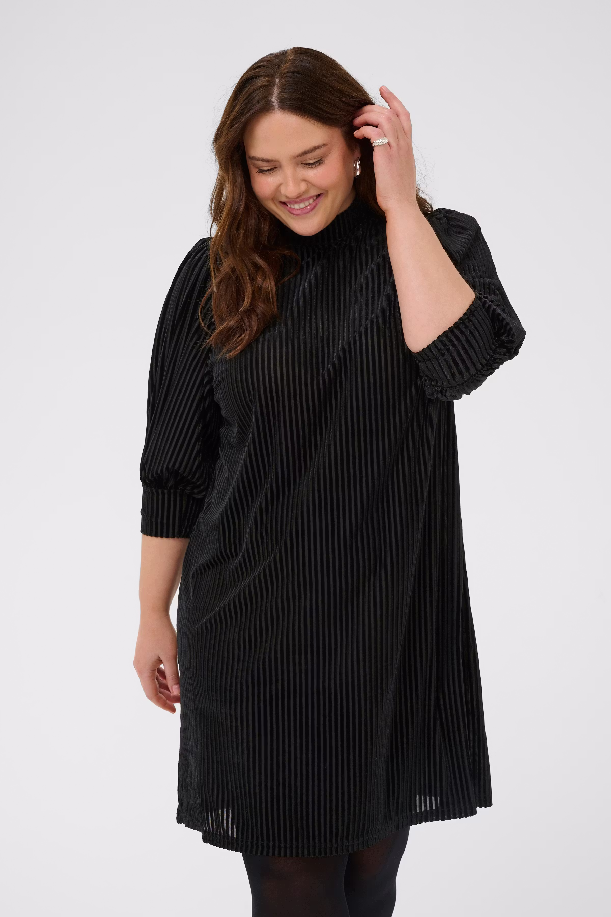 KCcacanna Velour Dress LOOKBOOK FRONT 10581209-106480