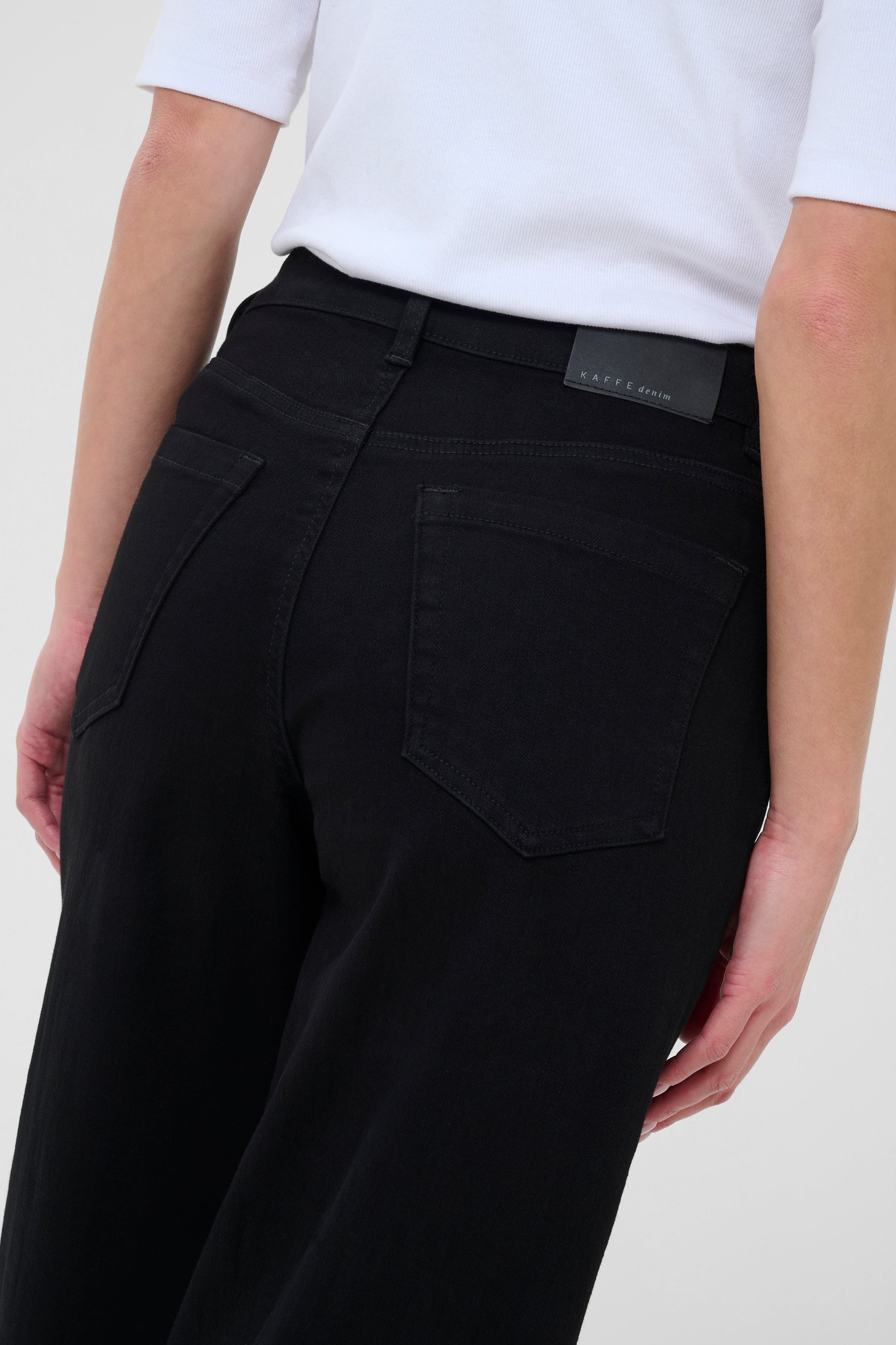 KAmeadow Jeans LOOKBOOK DETAIL 10510711-100121