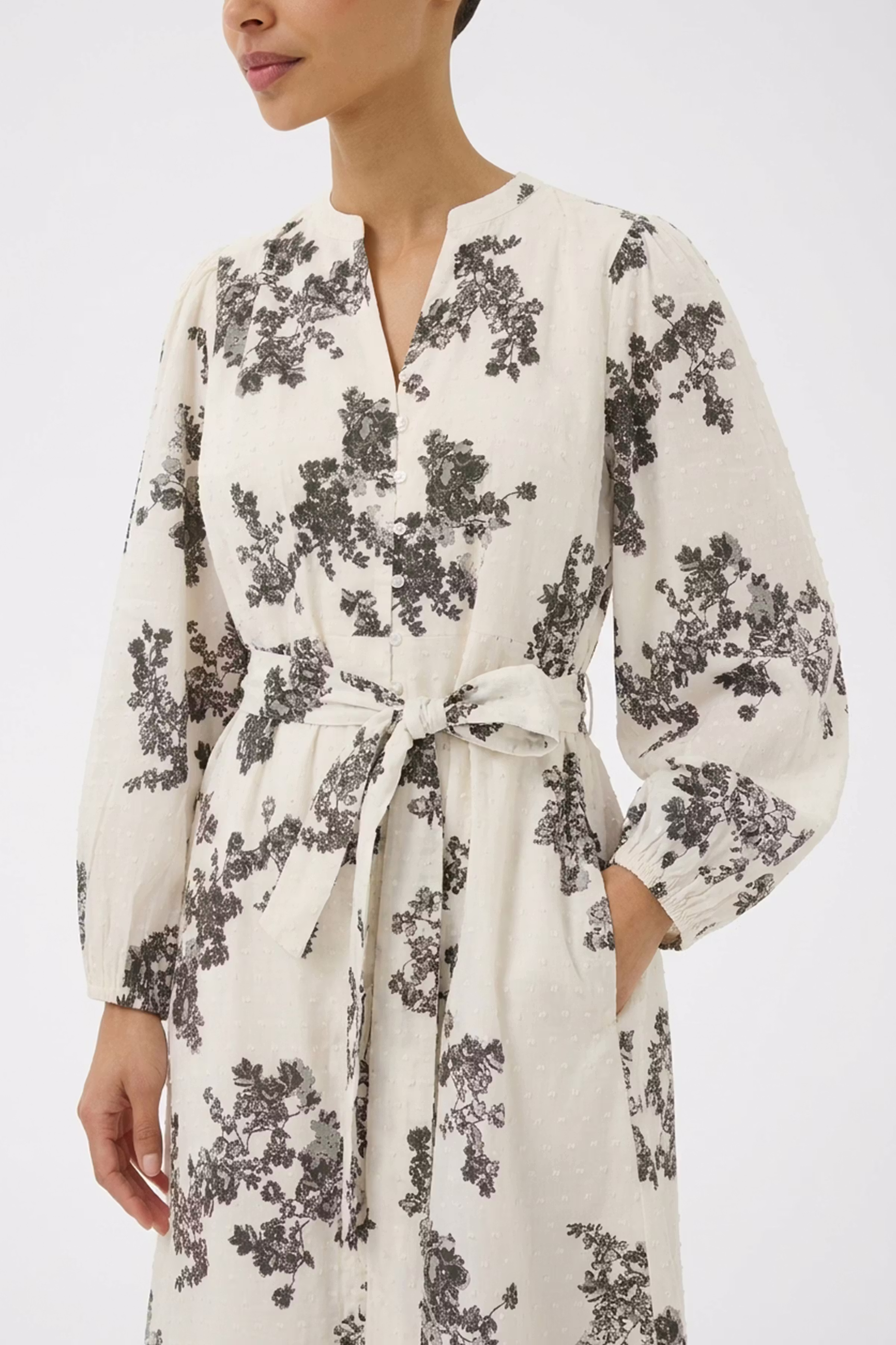 AviraPW Klänning LOOKBOOK DETAIL 30310662-305130