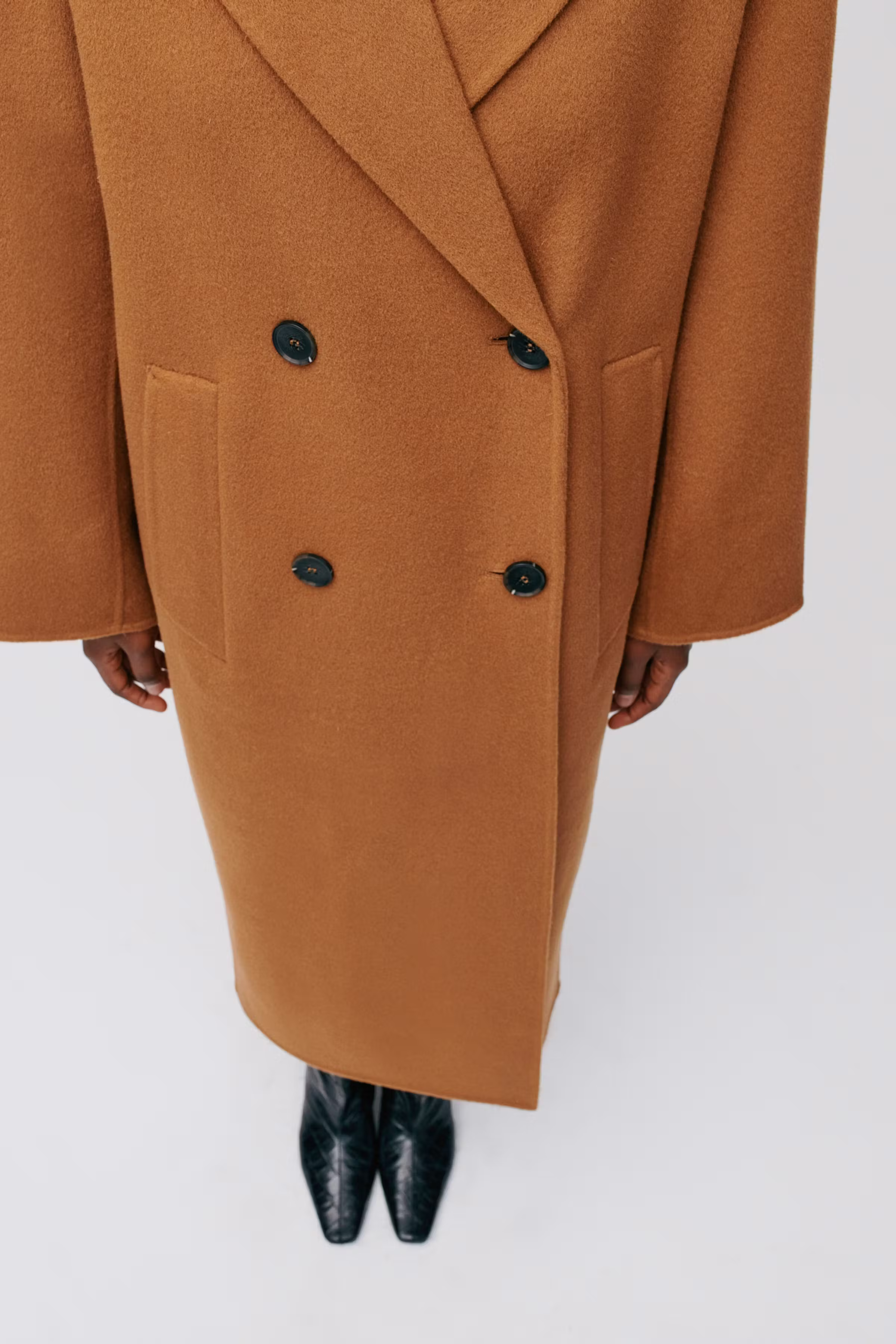 CLARA Coat LOOKBOOK FRONT 30600563-BR217