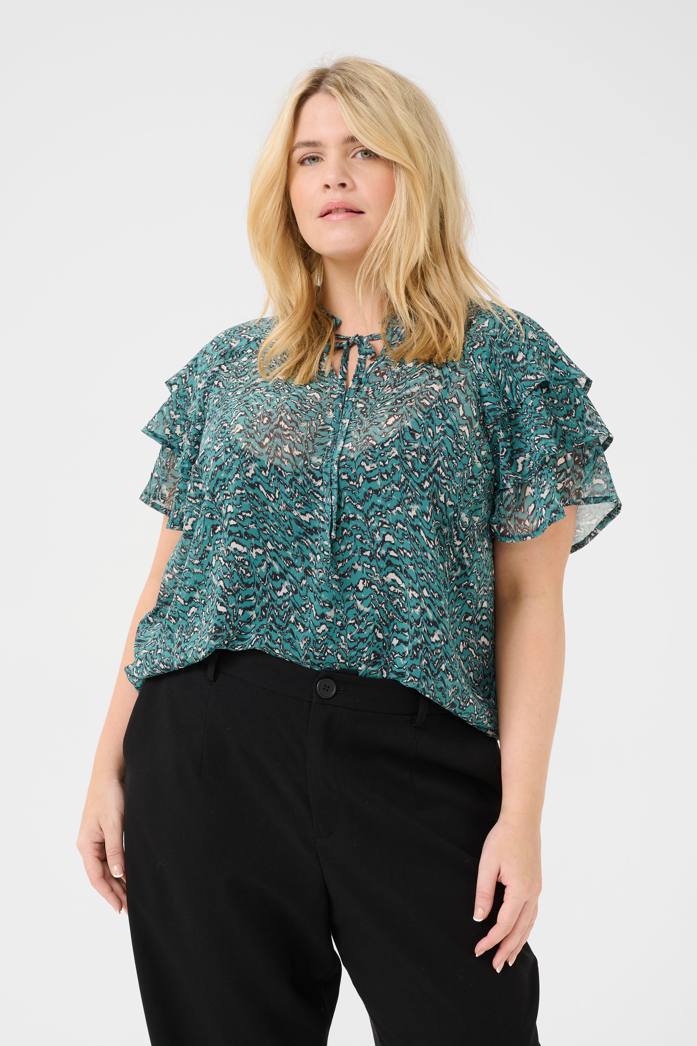 KCbelia Blouse LOOKBOOK FRONT 10583258-107722