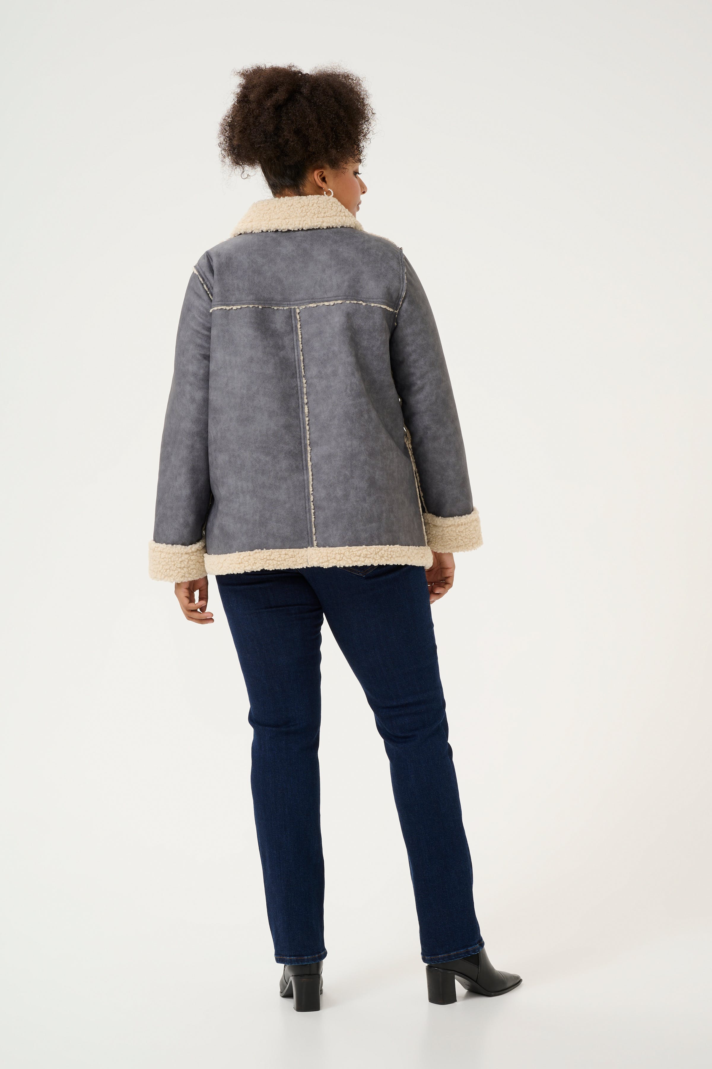 KCshirla Jakke LOOKBOOK BACK 10583126-100121