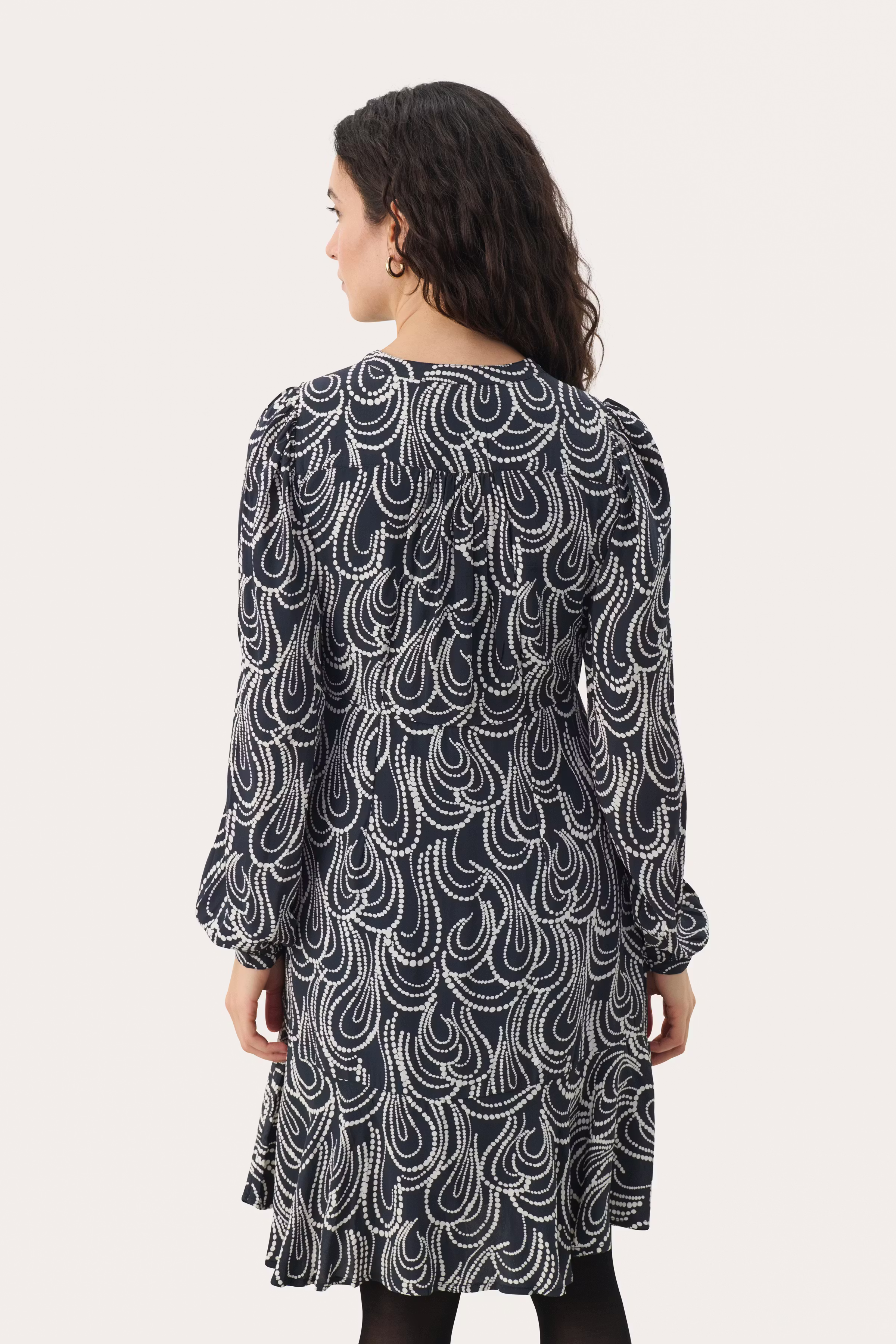 PhillipaPW Dress LOOKBOOK BACK 30309249-303396