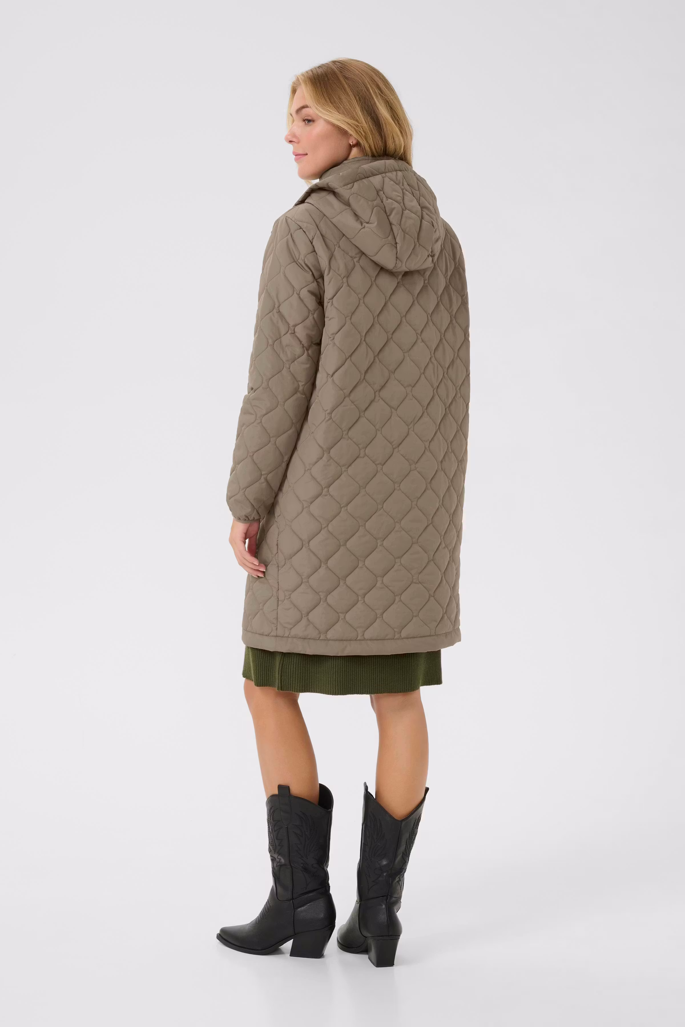 CRArwen Jacke LOOKBOOK BACK 10612773-180513