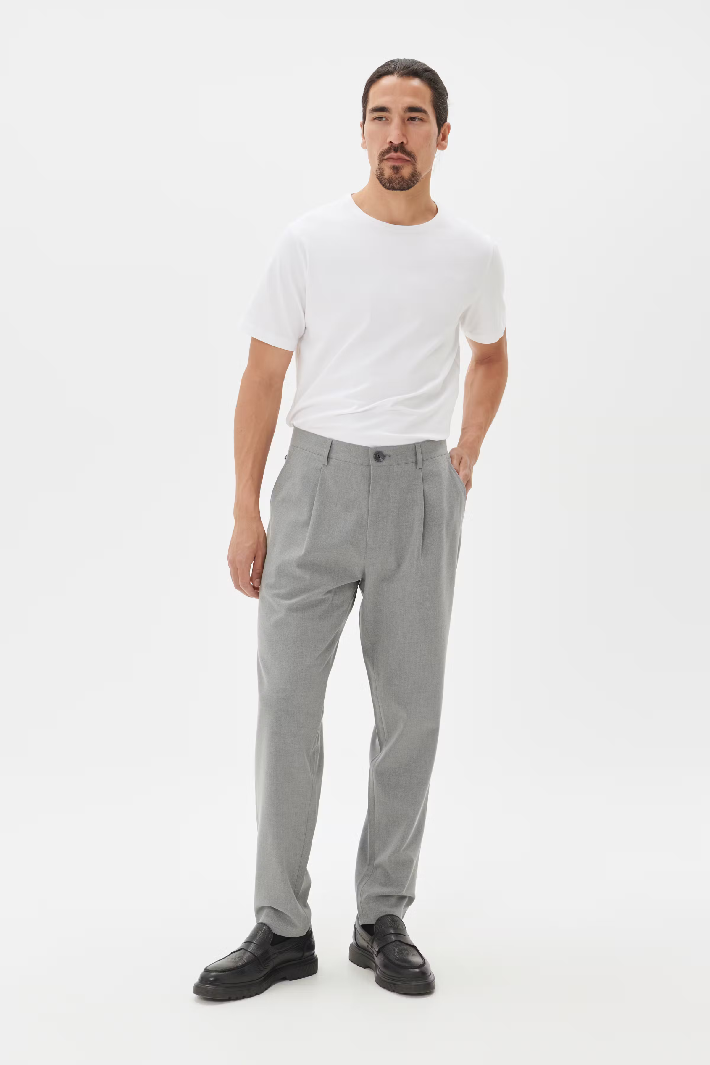 MAkian Bukser LOOKBOOK FRONT 30207631-180000