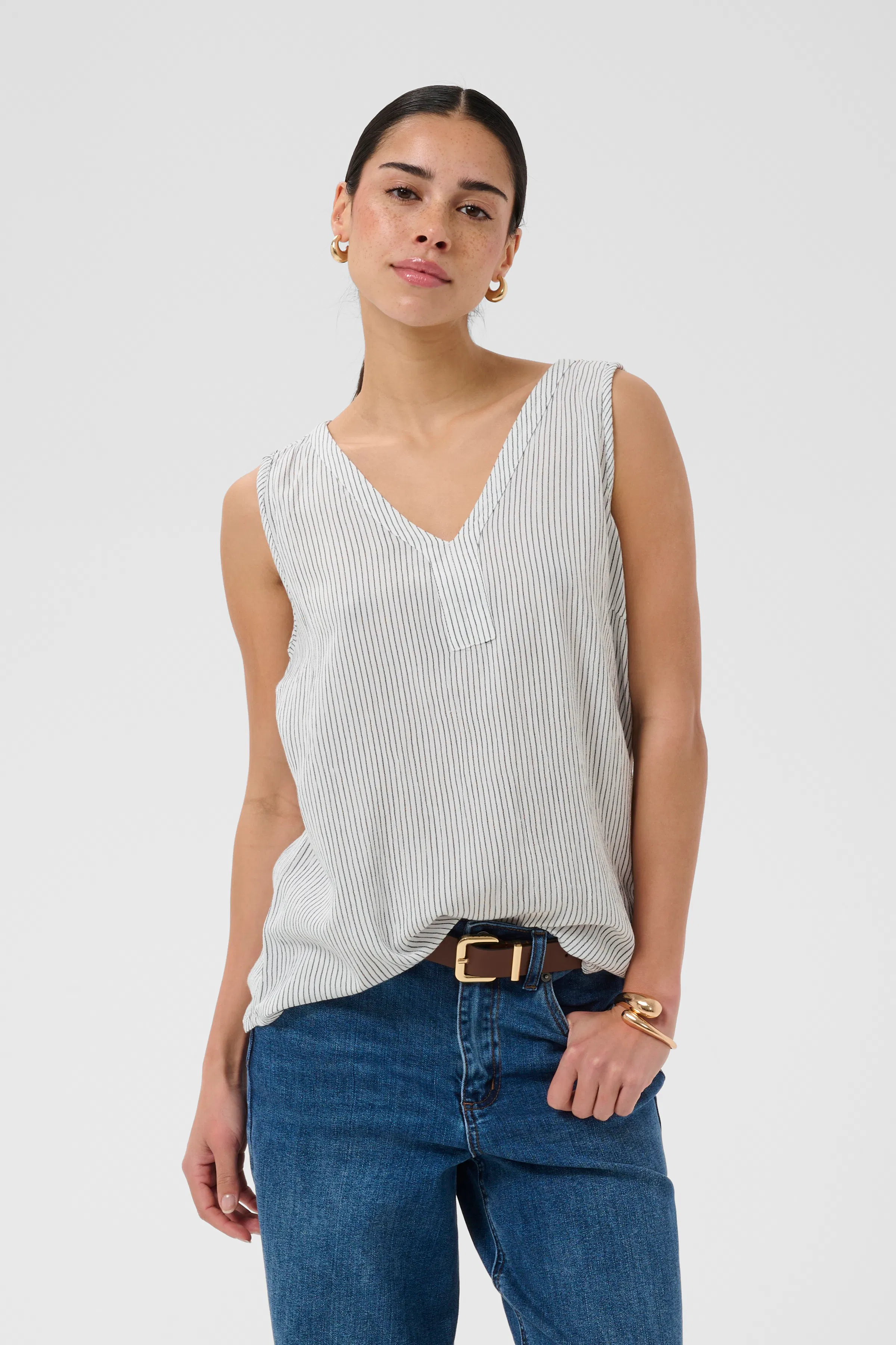 Amber Bluse LOOKBOOK FRONT 10501279-50003