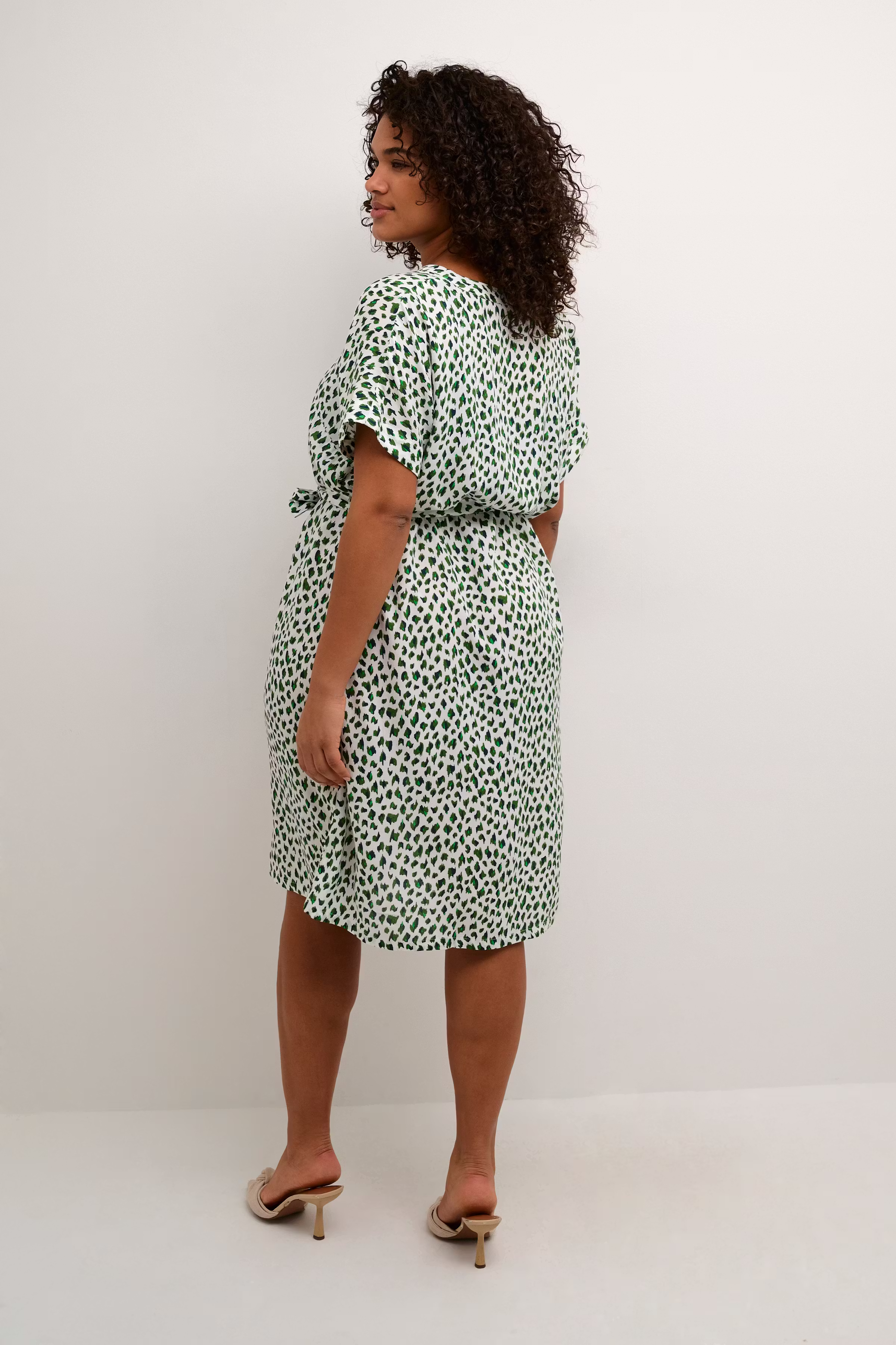 KCane Kleid LOOKBOOK BACK 10582629-106487