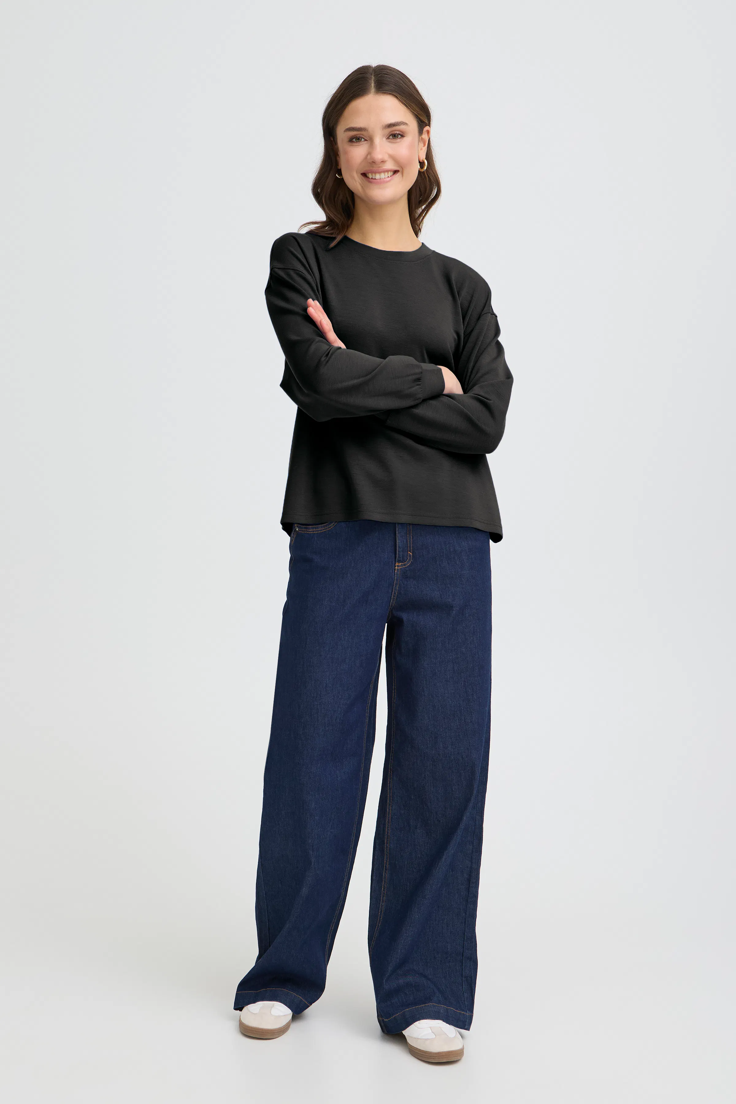 FRAURORA PU 7 Sweatshirt LOOKBOOK FRONT 20615558-200113