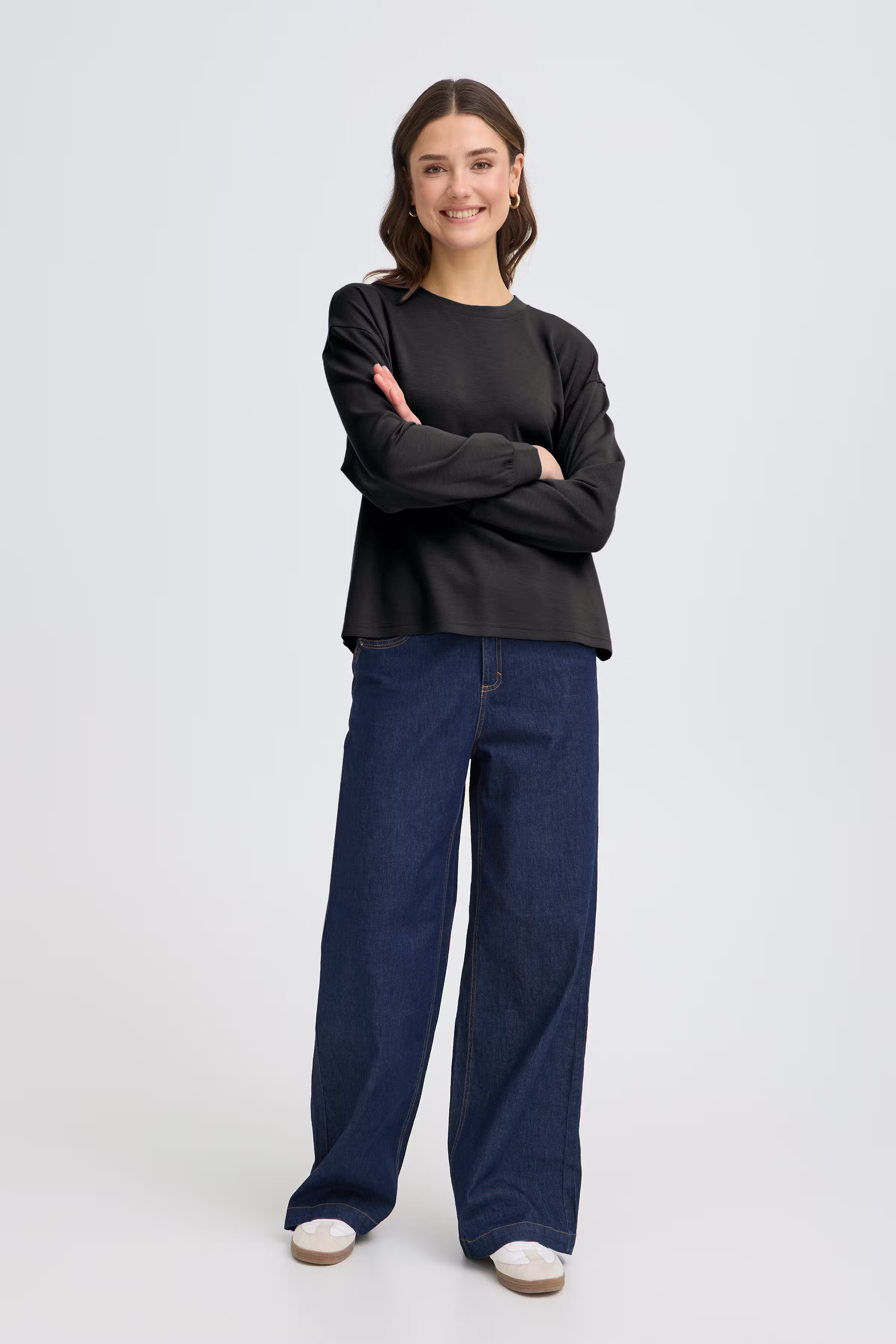 FRAURORA PU 7 Sweatshirt LOOKBOOK FRONT 20615558-200113