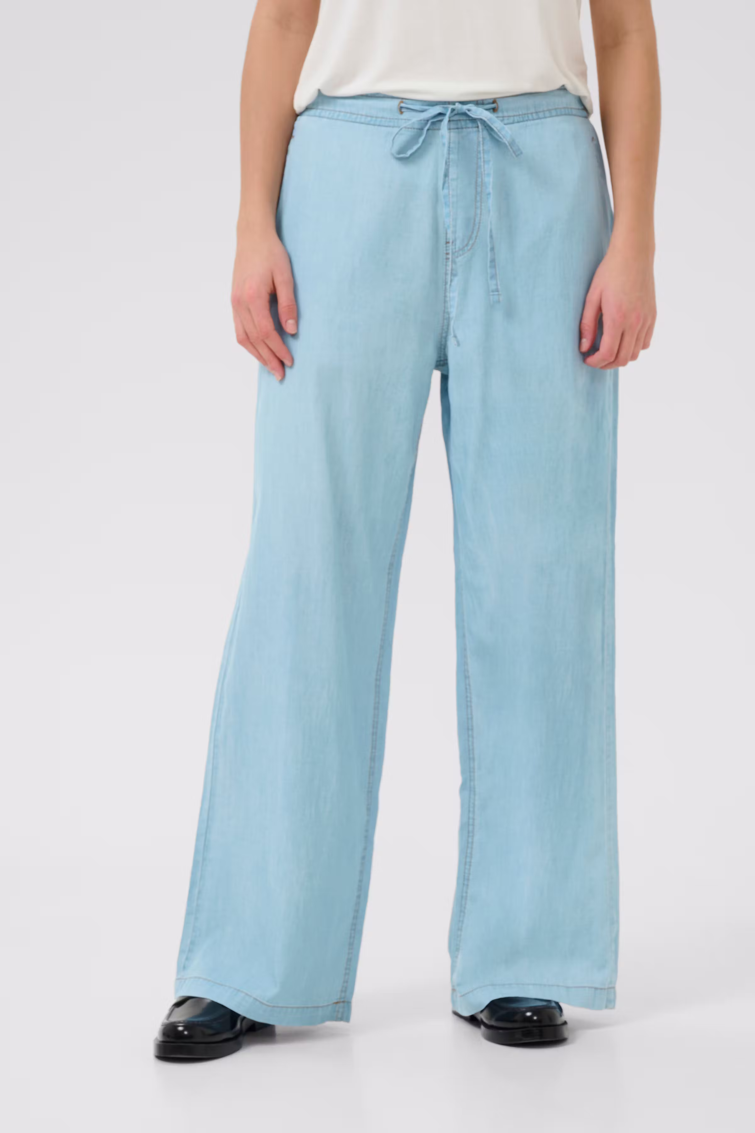 CUcitha Hose LOOKBOOK FRONT 50111803-500027