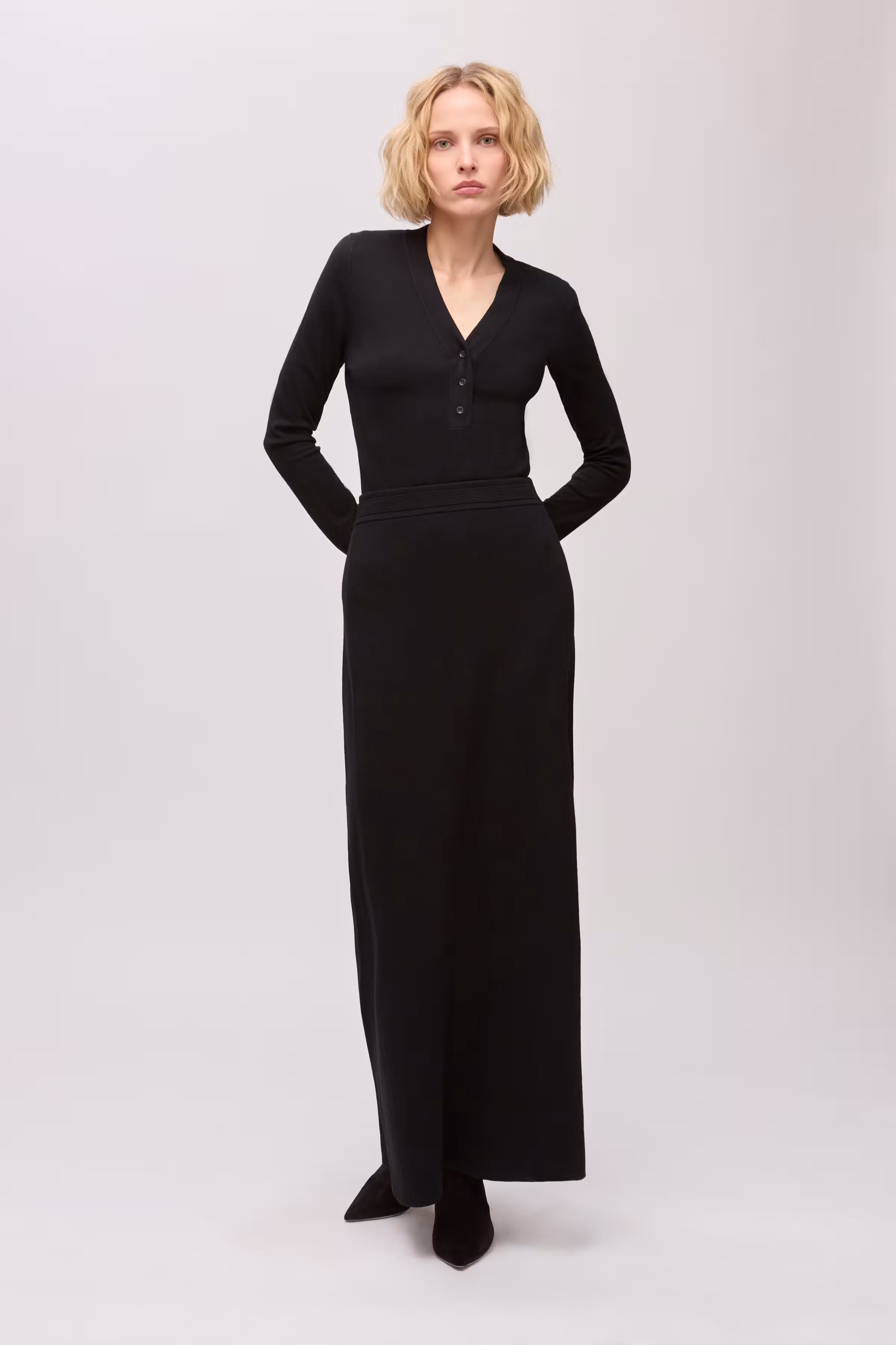 IOFinna Body LOOKBOOK FRONT 30600121-BK999