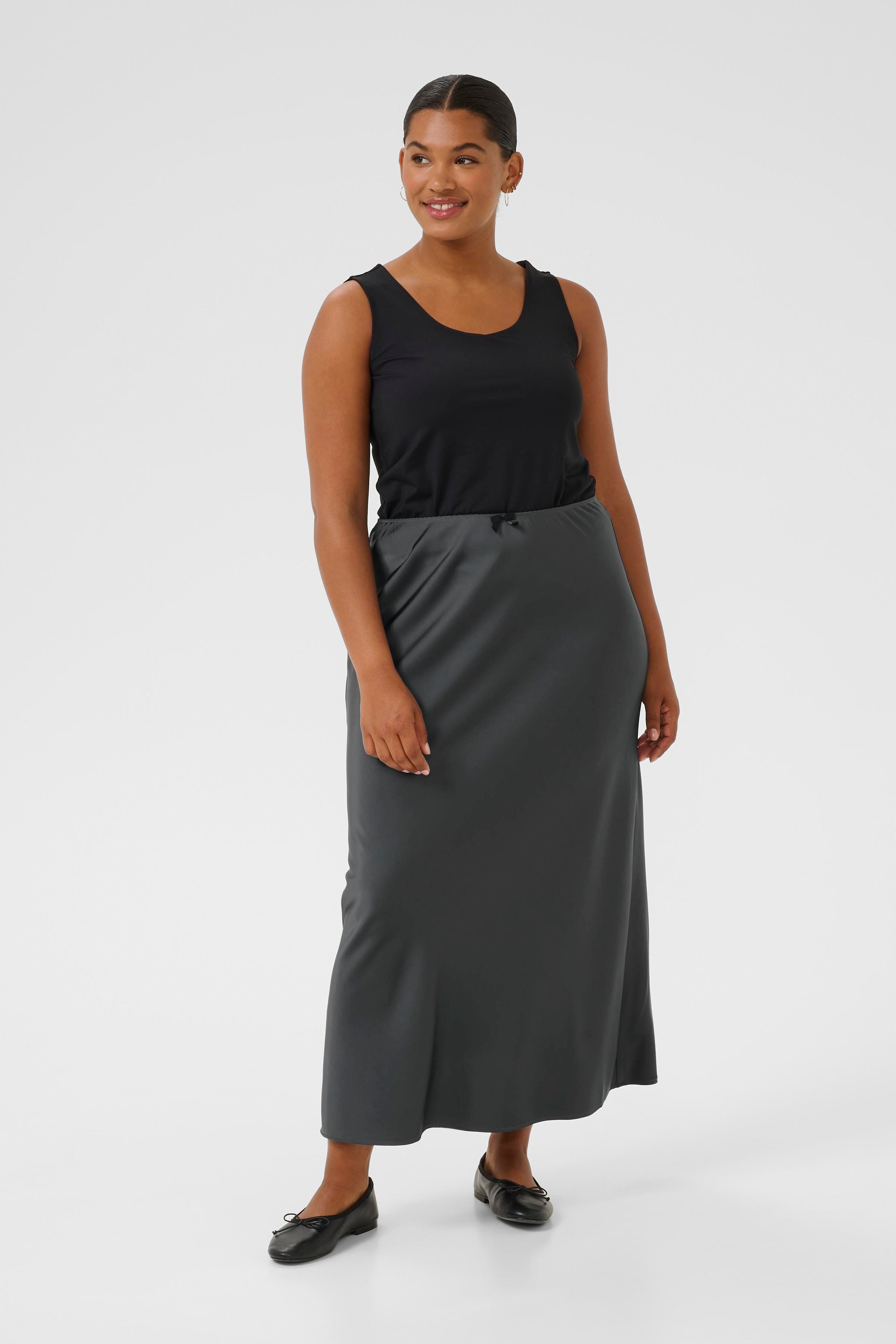 KChilla Skirt LOOKBOOK FRONT 10583656-190205