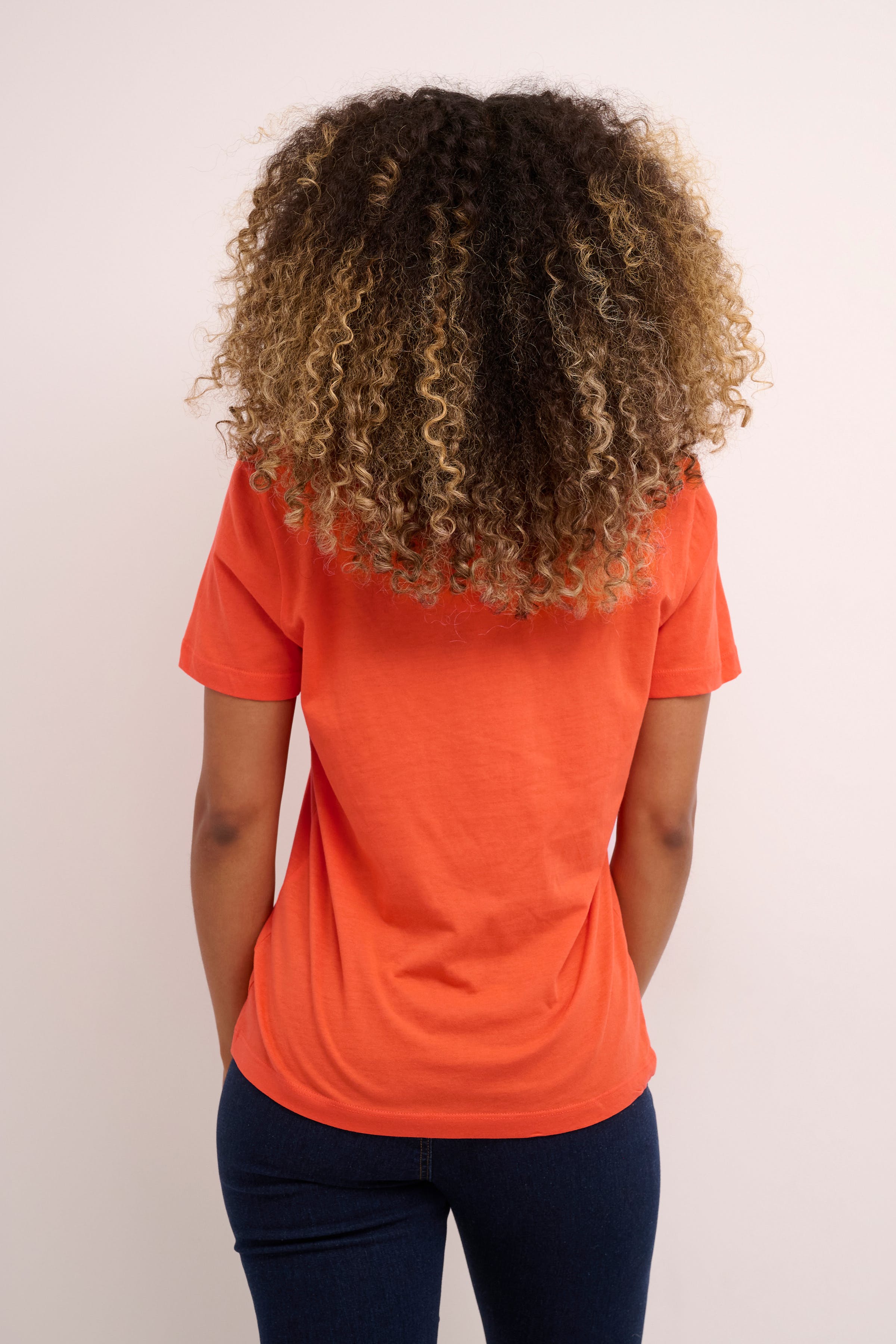 Naia T-shirt LOOKBOOK BACK 10604508-171456